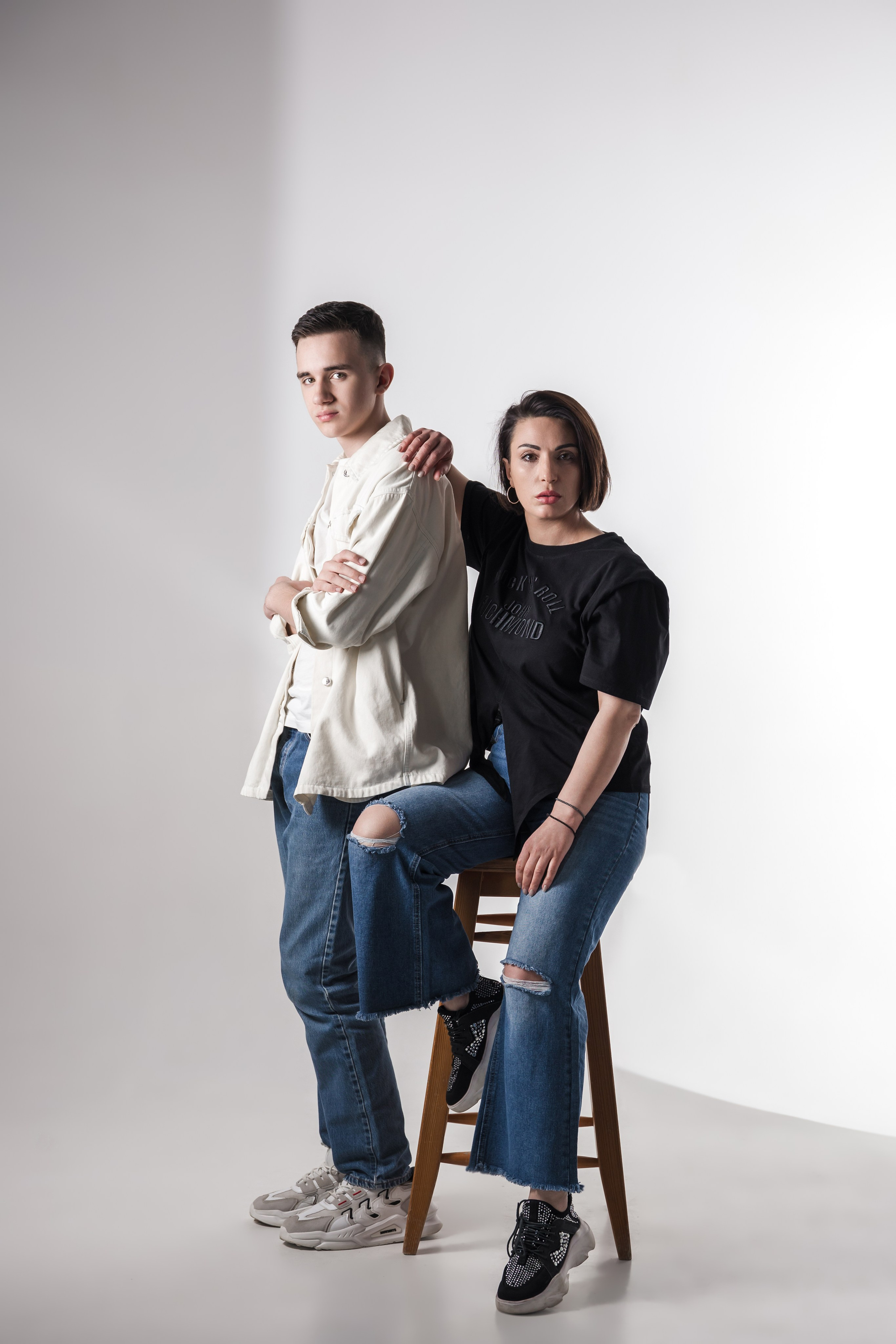 Мама и сын_циклорама. Фотограф Воронеж, Новая Усмань Мария Бублик