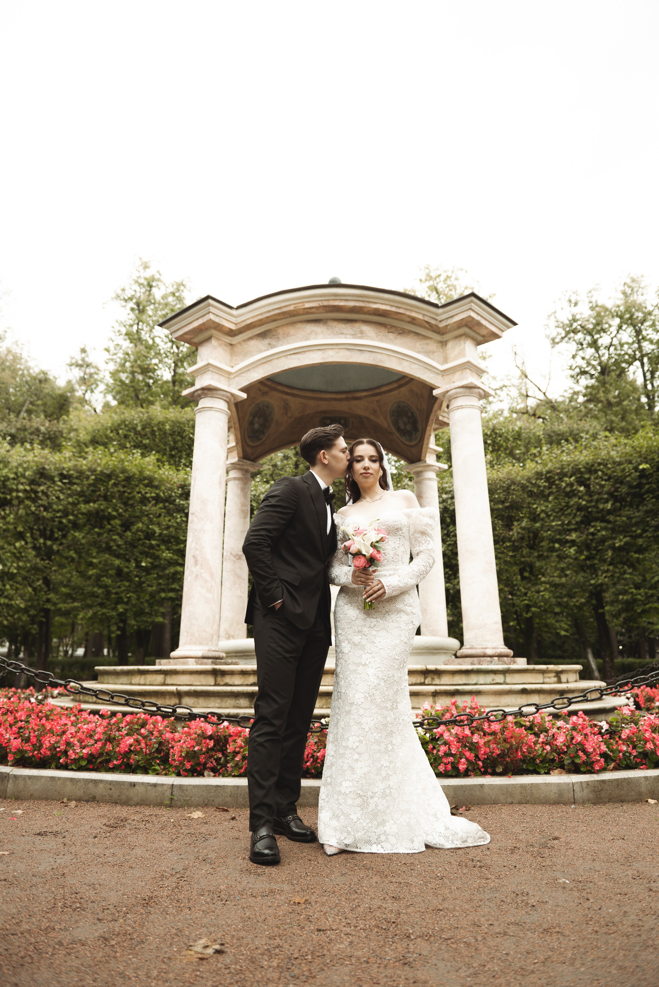 Свадебная фотосессия в Архангельском. Фотограф Москва Настя Профотовна. Репортажные, свадебные и контент фотосессии