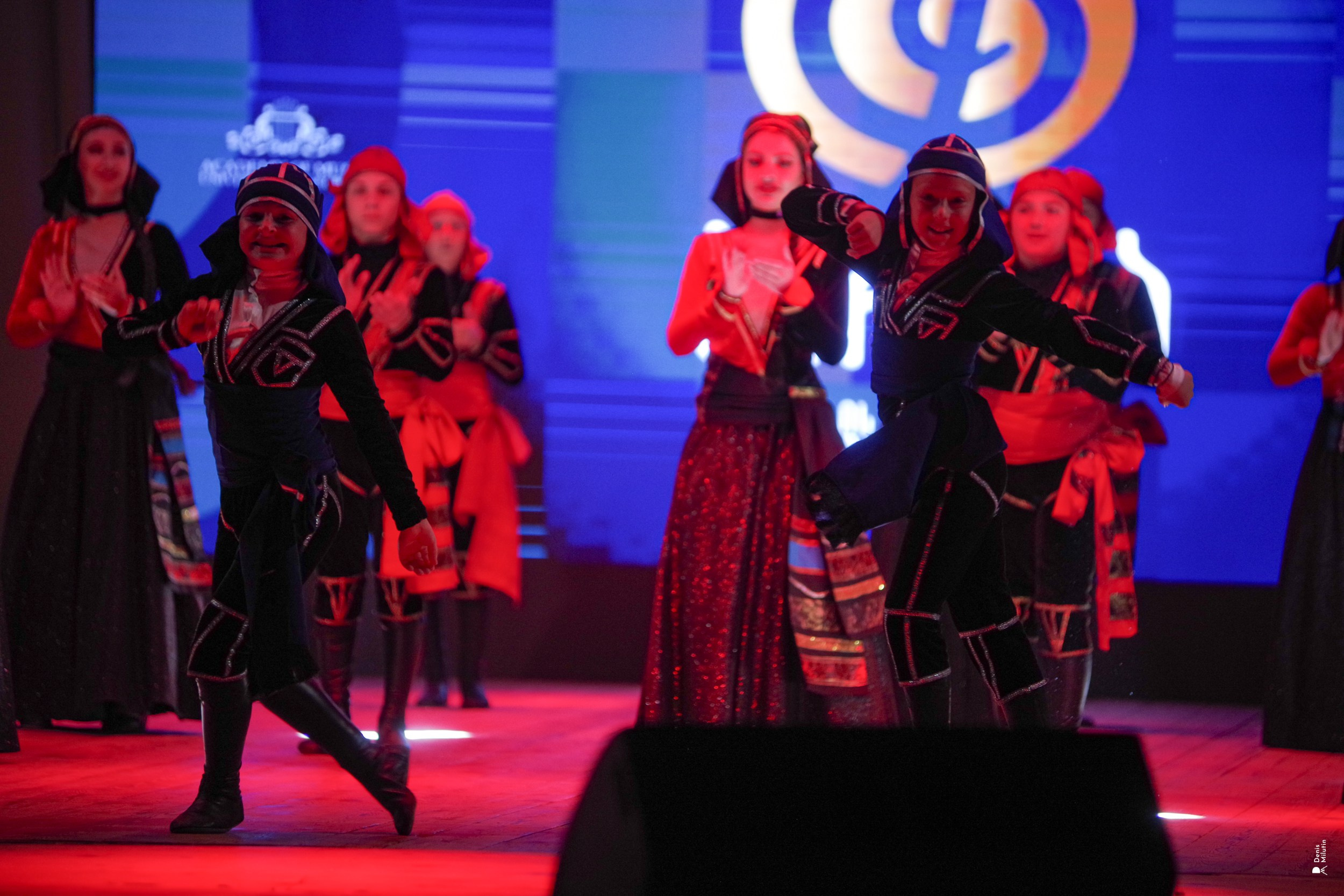 Танцы в Хоби. Портретный фотограф Денис Милютин