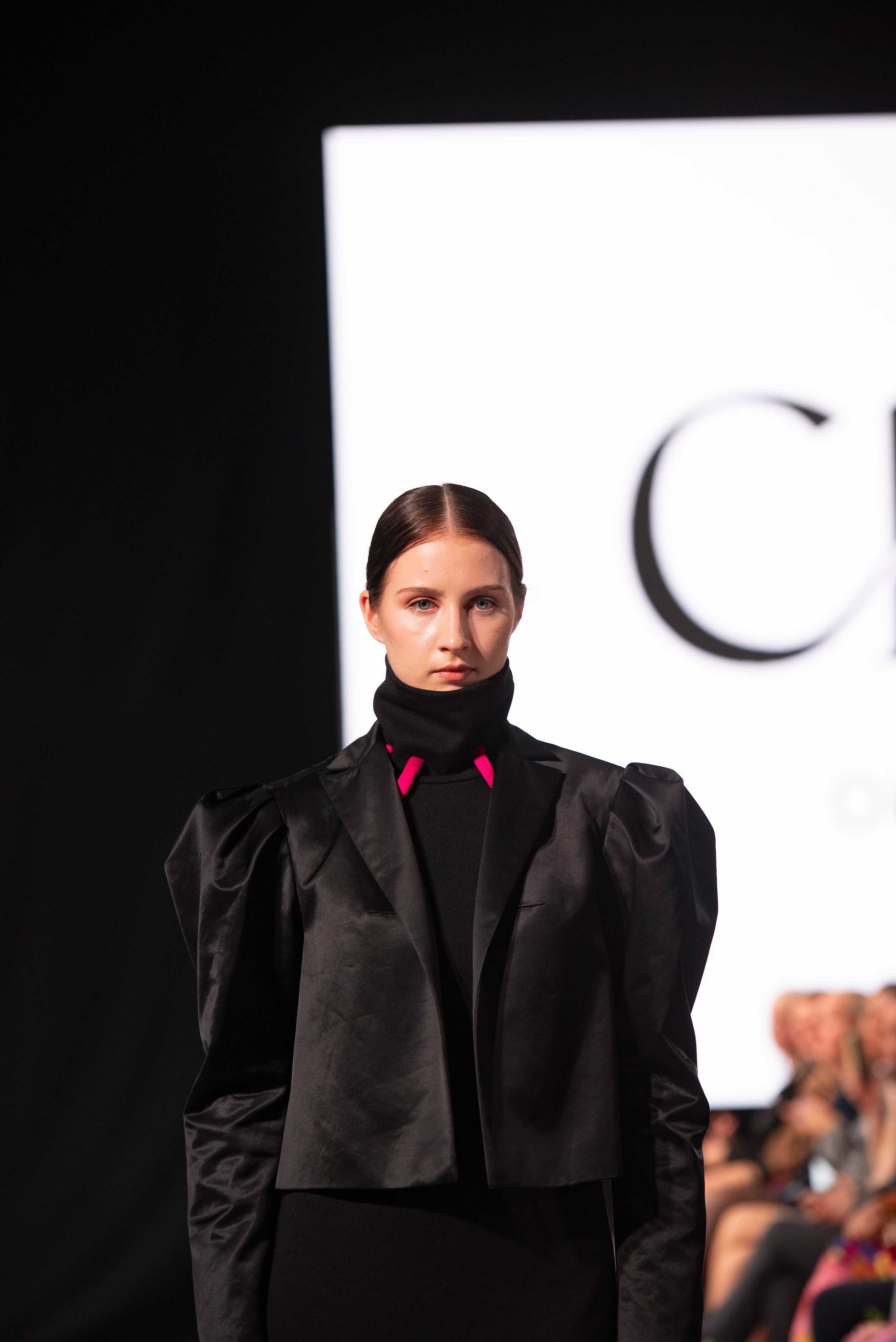 Фотограф на модельный показ. Свадебный, семейный, фэшн фотограф, школьный фотограф в Сочи