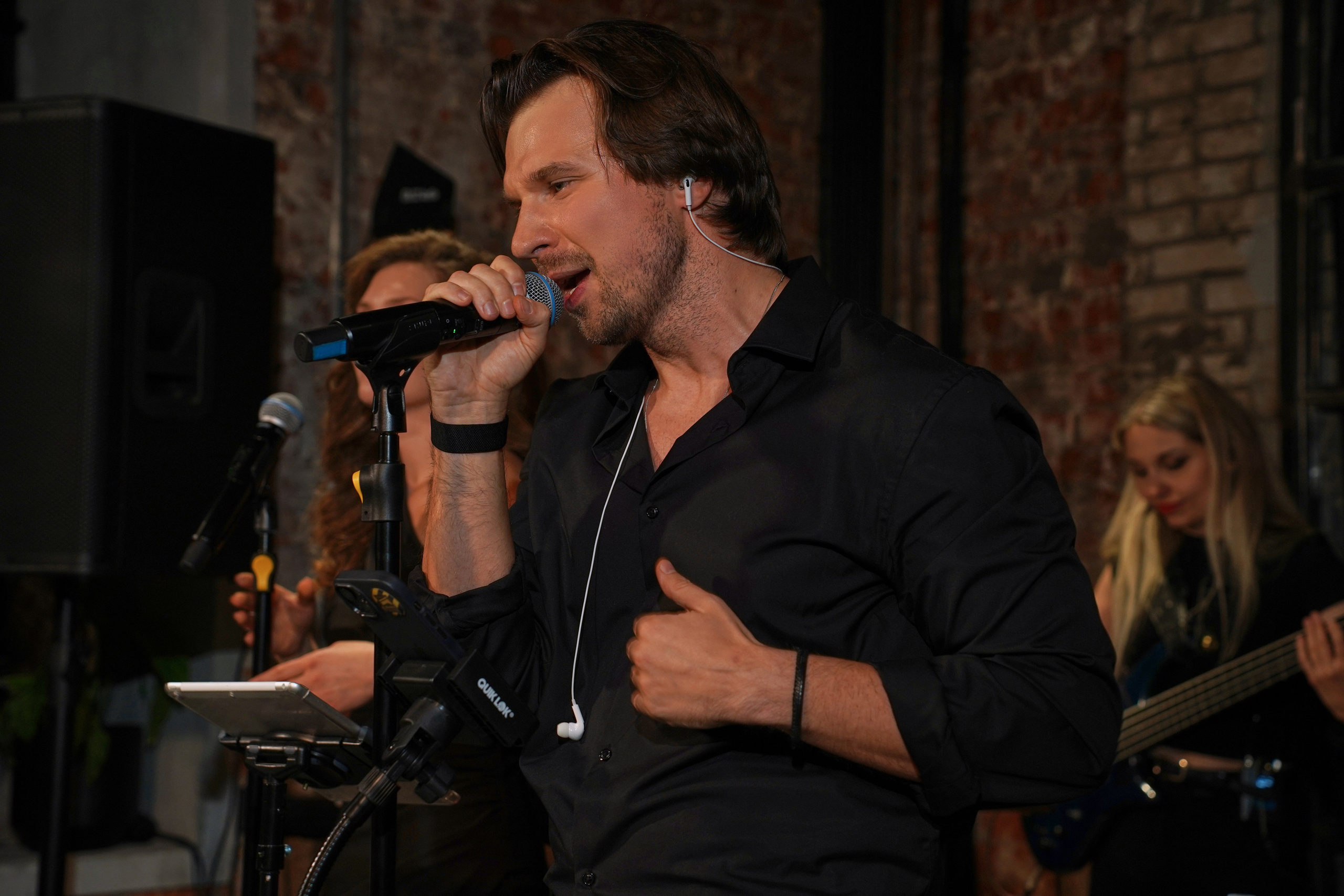 Концерт кавер группы. Фотограф