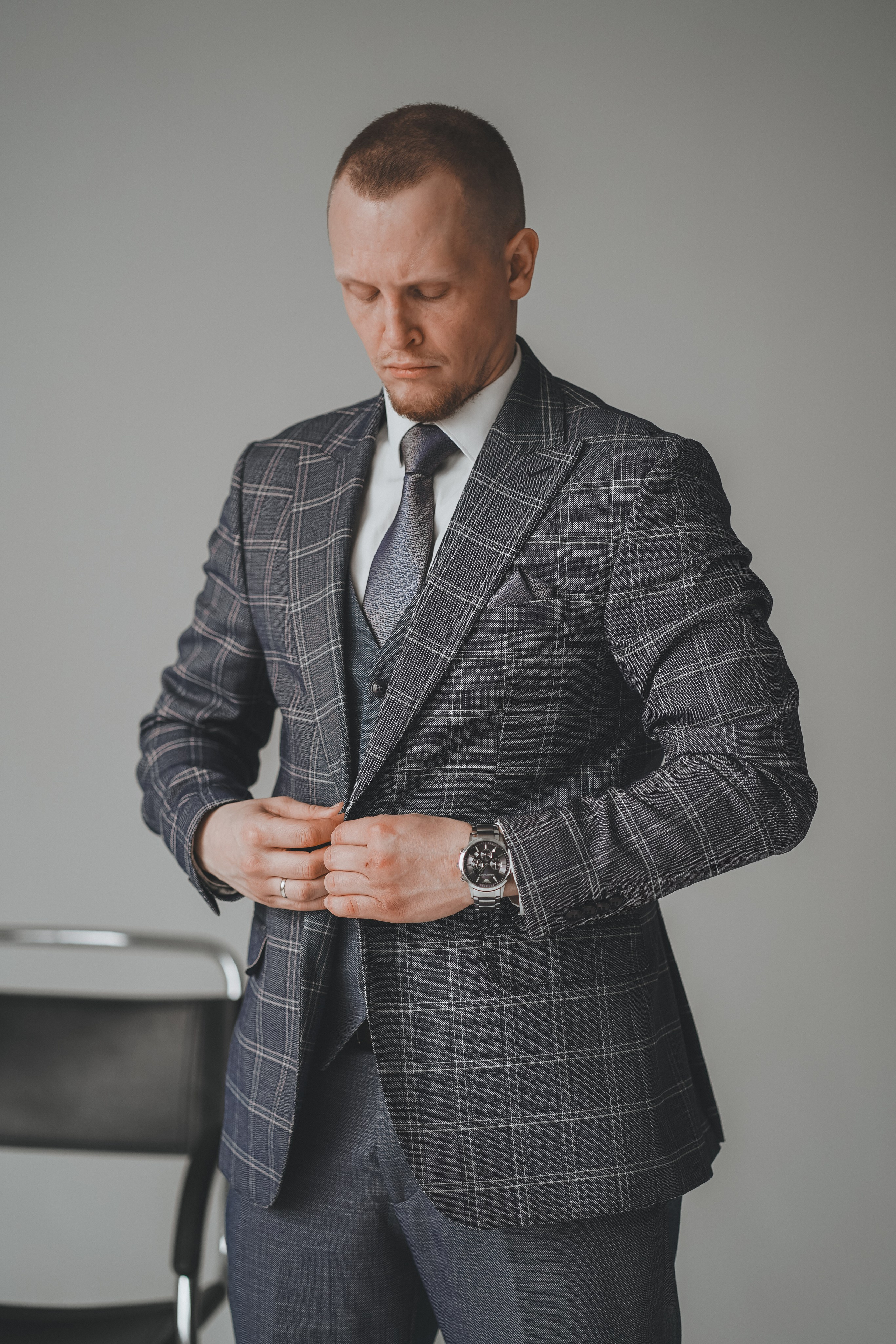 Ведущий Тимофей. Фотограф