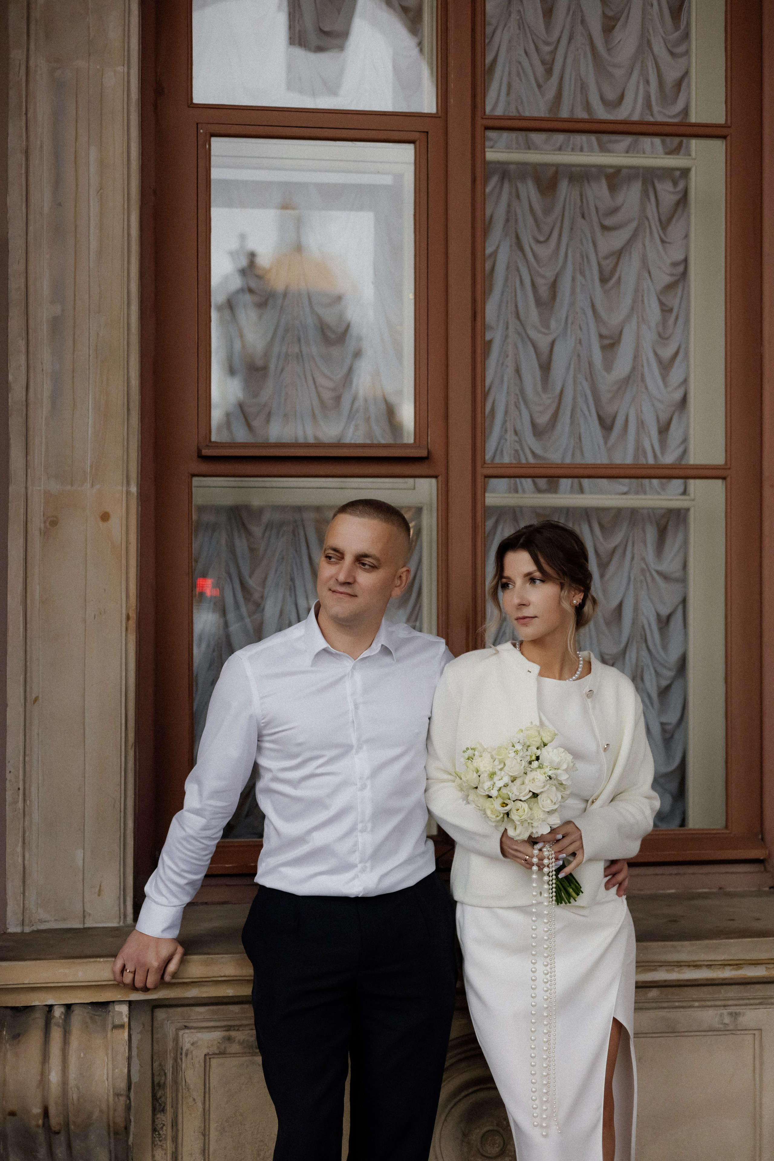 Свадебная прогулка у Исаакия. Свадебный фотограф в Санкт-Петербурге Ксения Кобышева