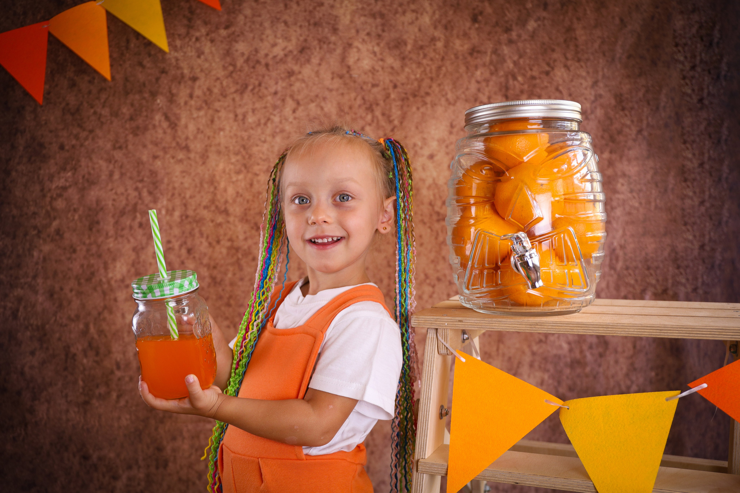 Оранжевое настроение. Выпускные альбомы в Таганроге и Ростовской Области