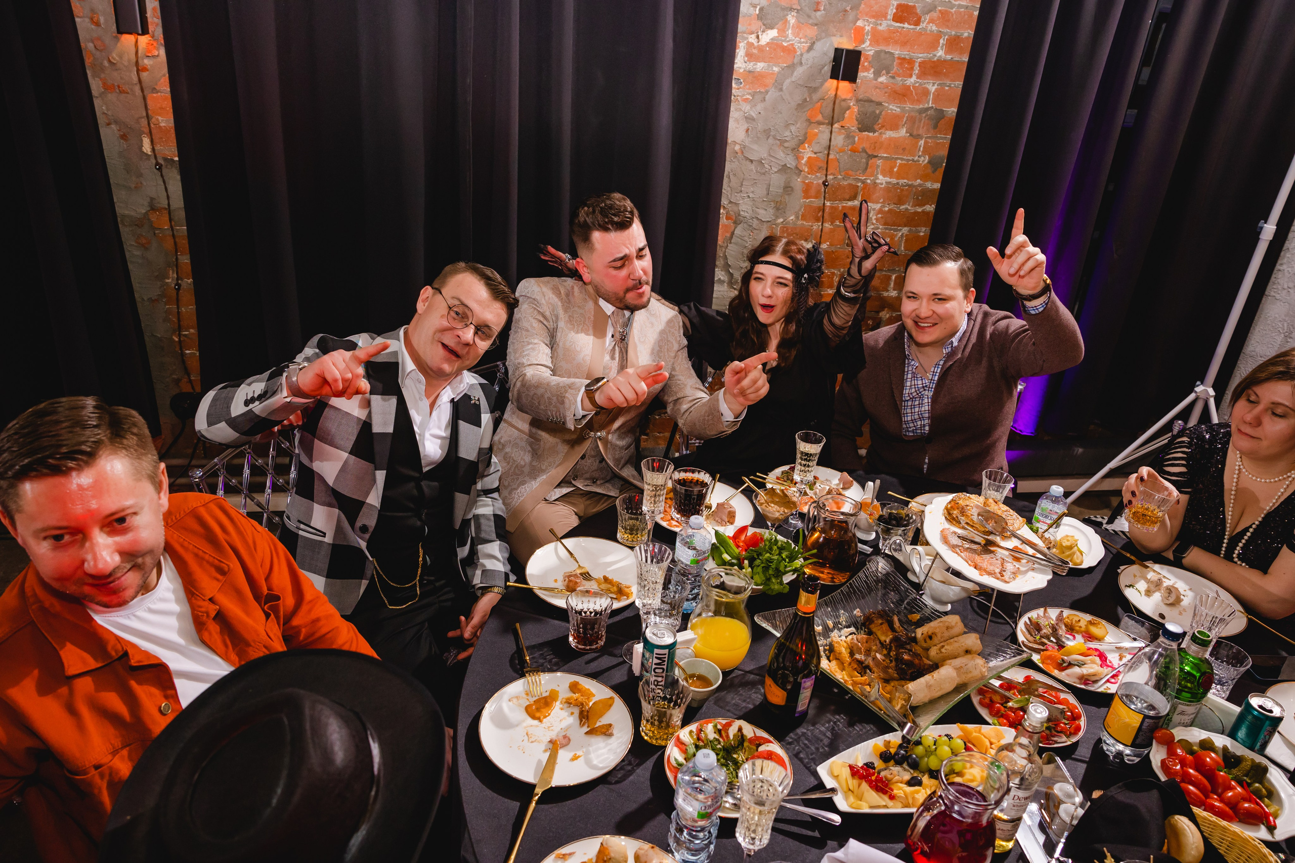 Дни Рождения и Юбилеи. Сайт с красивыми фотографиями и людьми