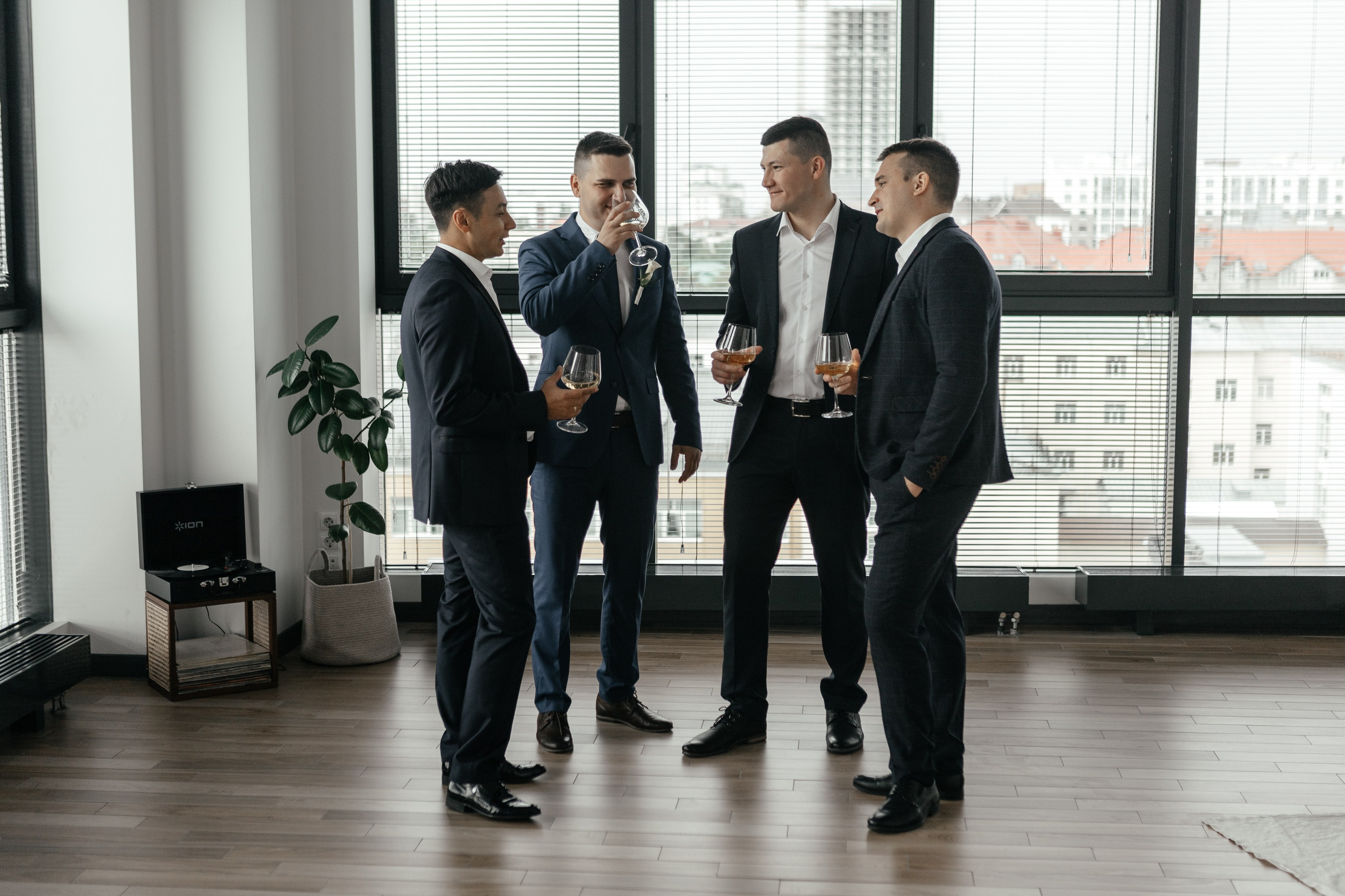 Свадебный фотограф Уфа — Руслан ГабдлисламовЖивые эмоции, красивые кадры, воспоминания на всю жизнь.Работаю по всей Республике Башкортоста. Свадебный фотограф Уфа Руслан Габдлисламов