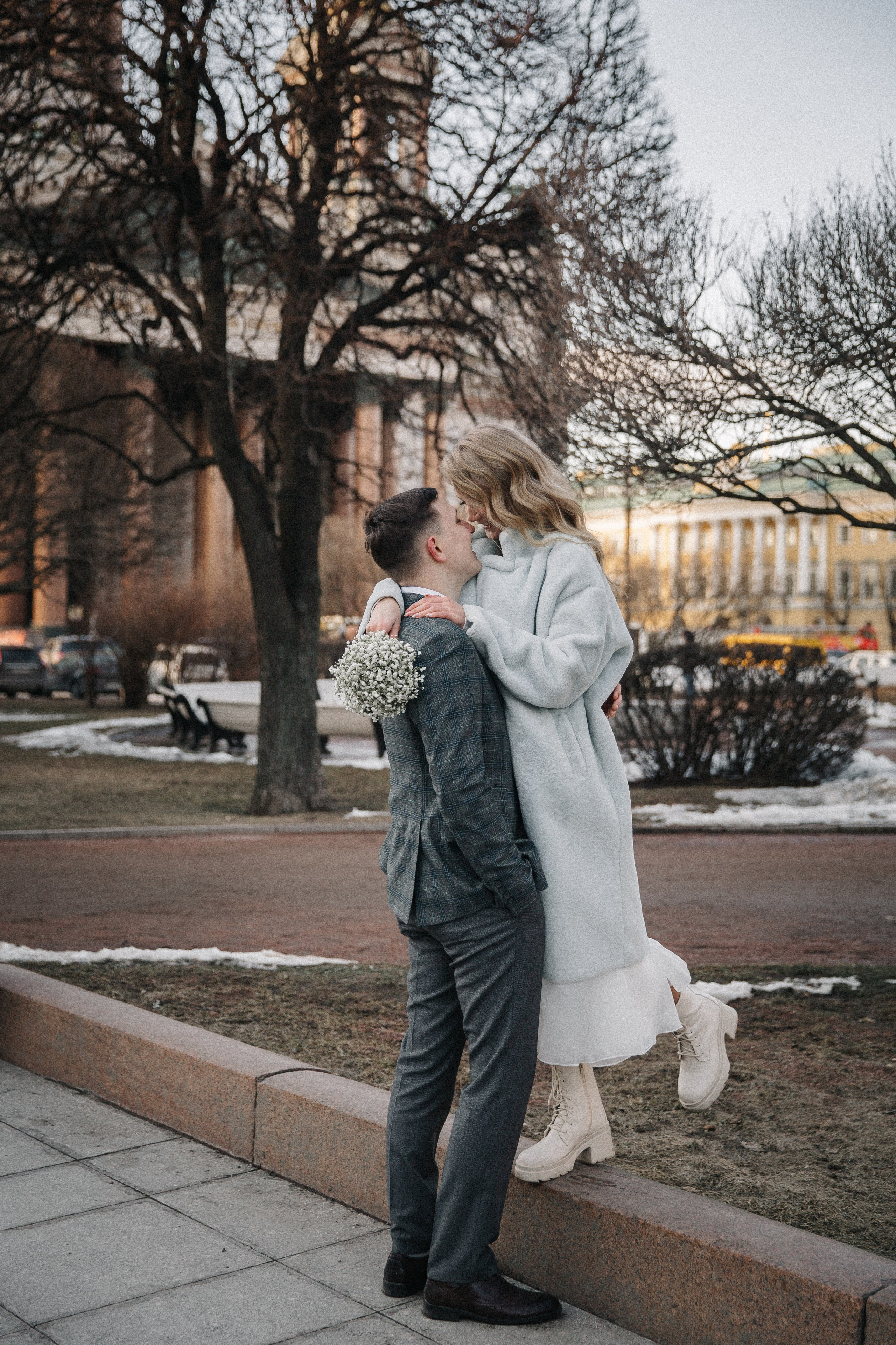 ДВОРЕЦ № 1 | Март, Исаакий, Английская набережная. Свадебный фотограф в Санкт-Петербурге Полина Корзухина