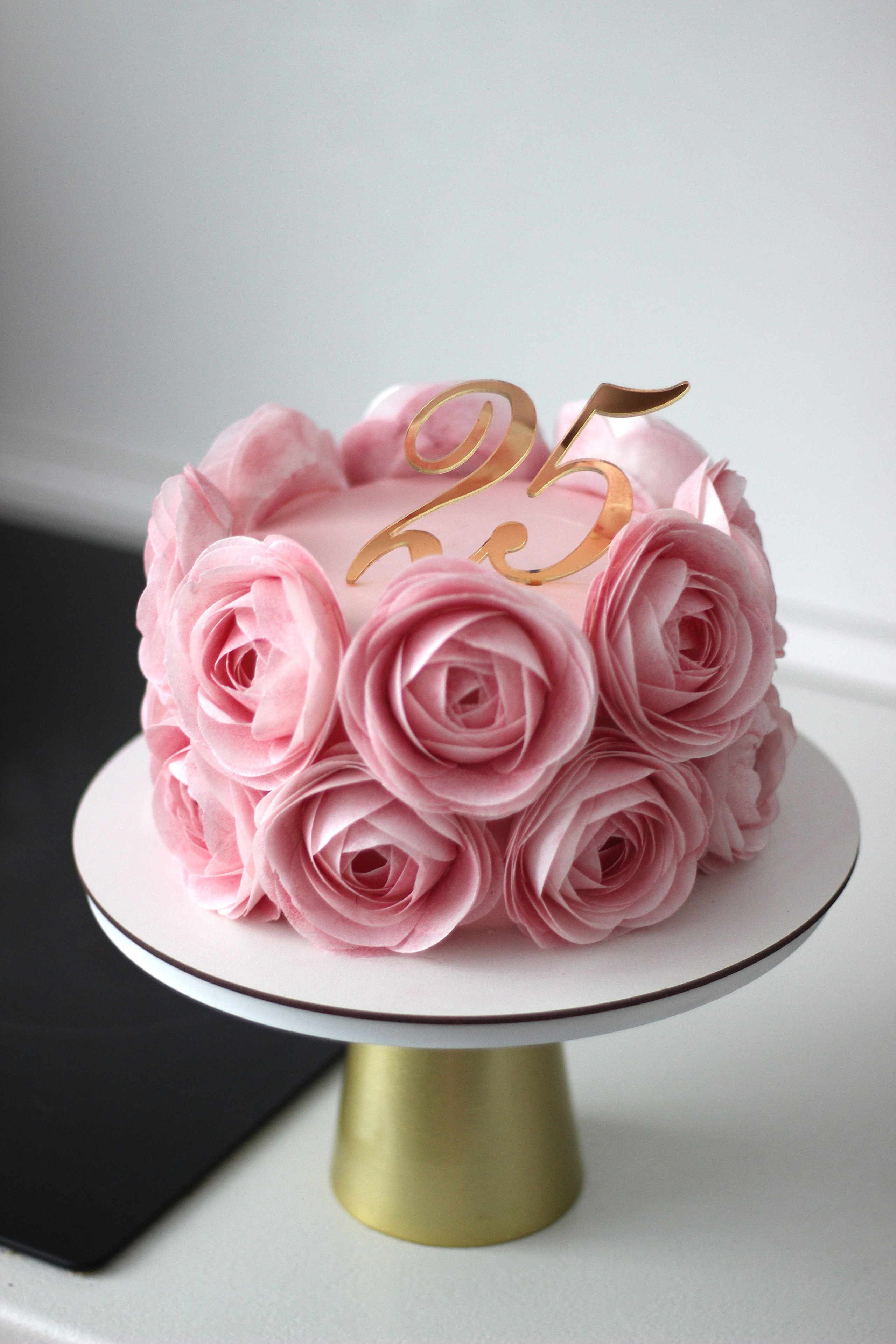 Торты на праздники. Семейная кондитерская. Торты и десерты на заказ в Москве и области