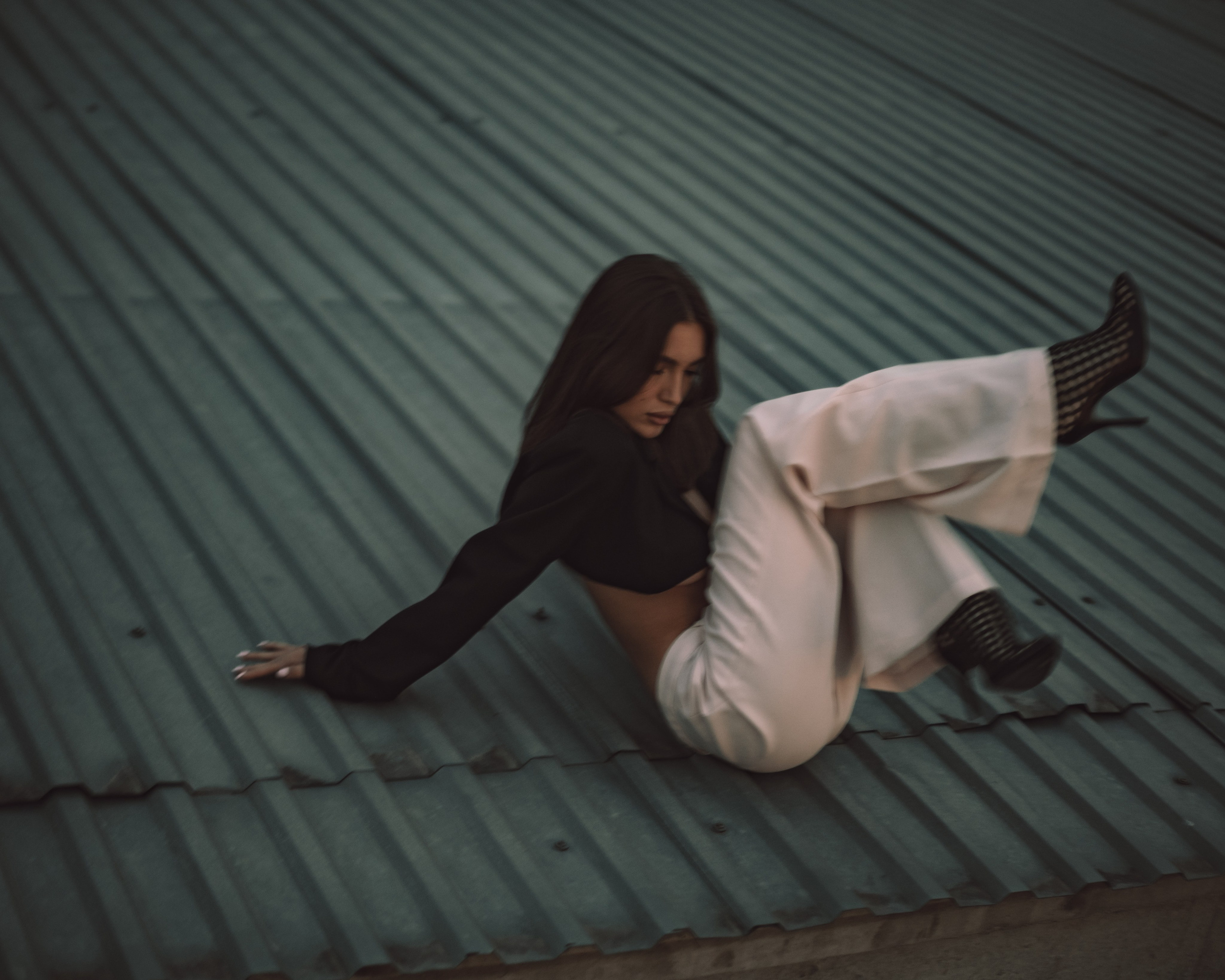 Яна. Женский фотограф. Создатель украшений ручной работы. Модель