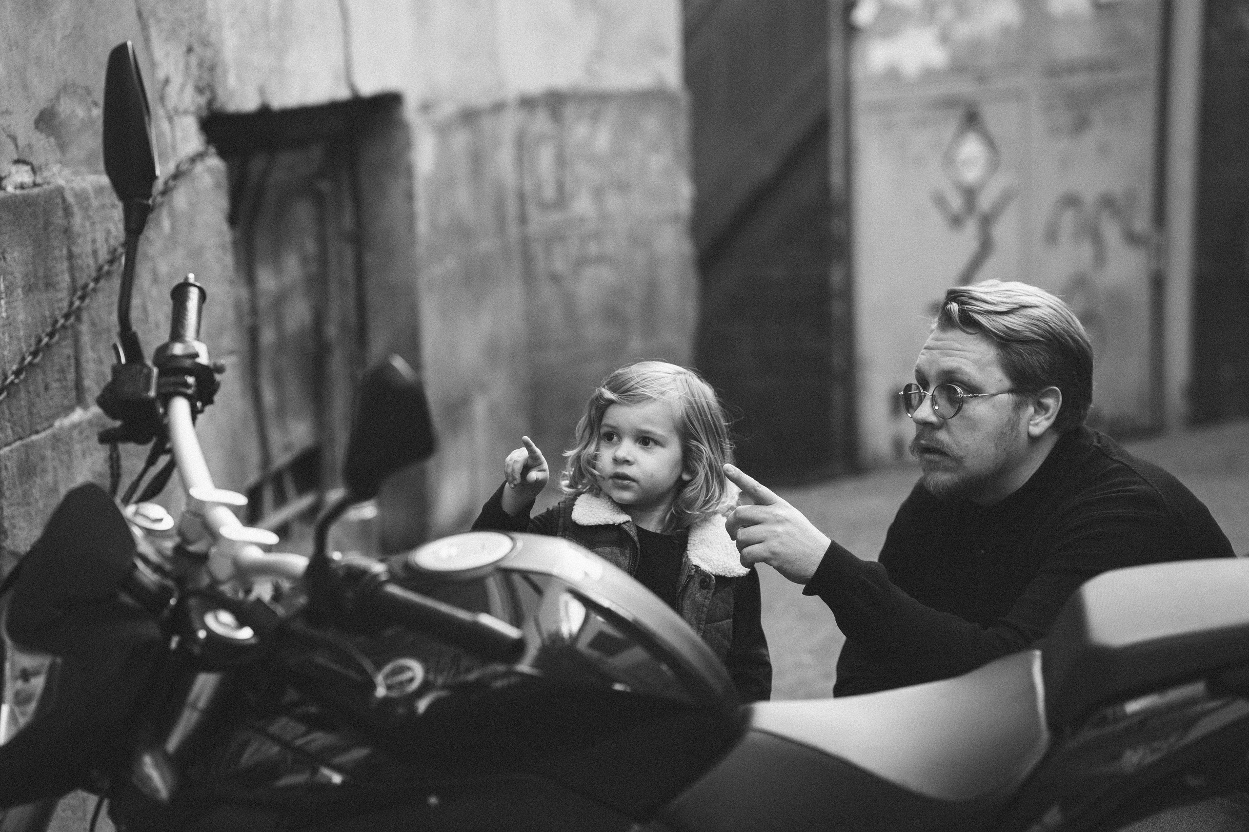 …история о прогулке в старом городе и семье. Марковы: фото, видео, кино и книги