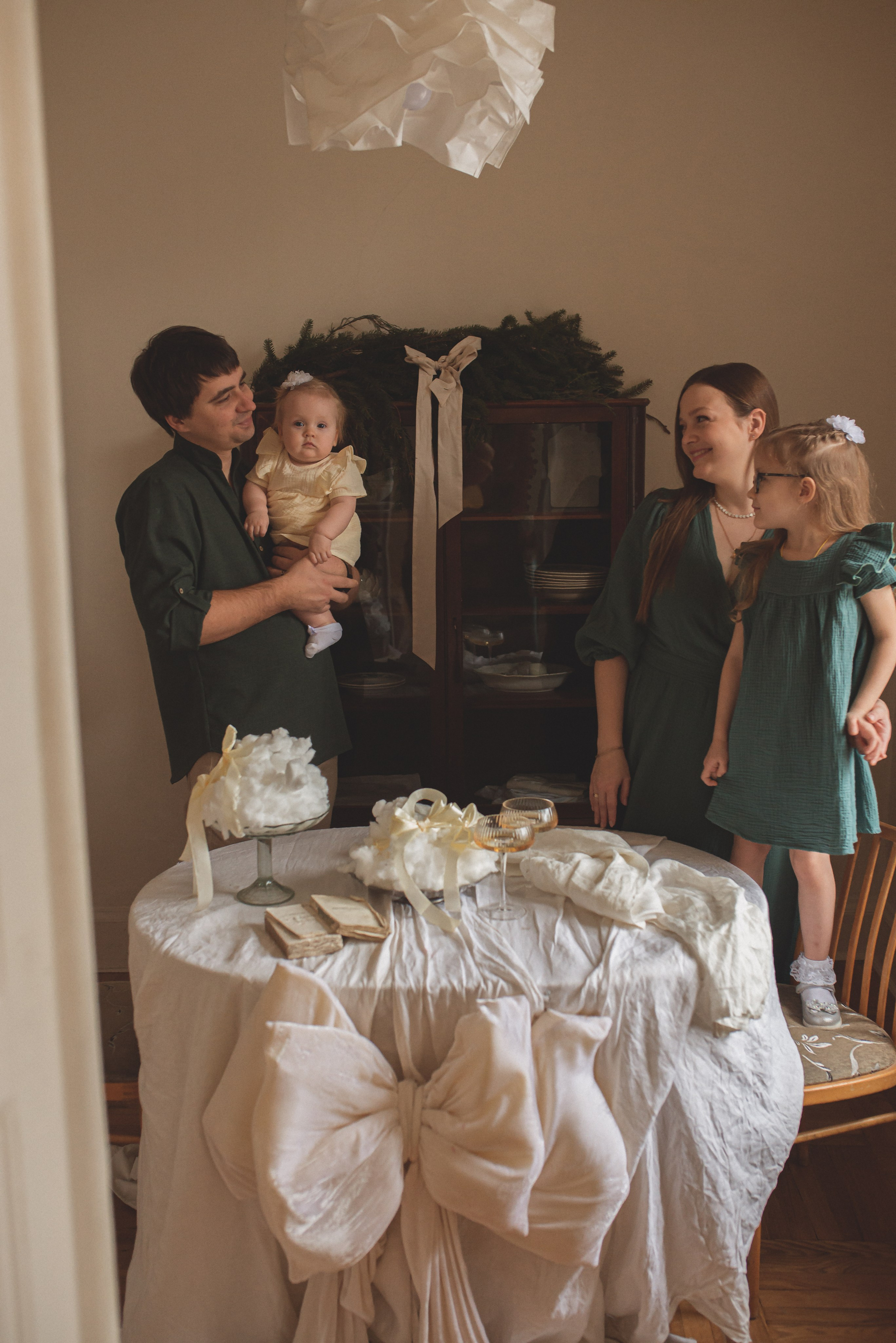 Паша, Юля, Кира и Верочка. Фотограф Таинств Крещения и Венчания в г. Курске