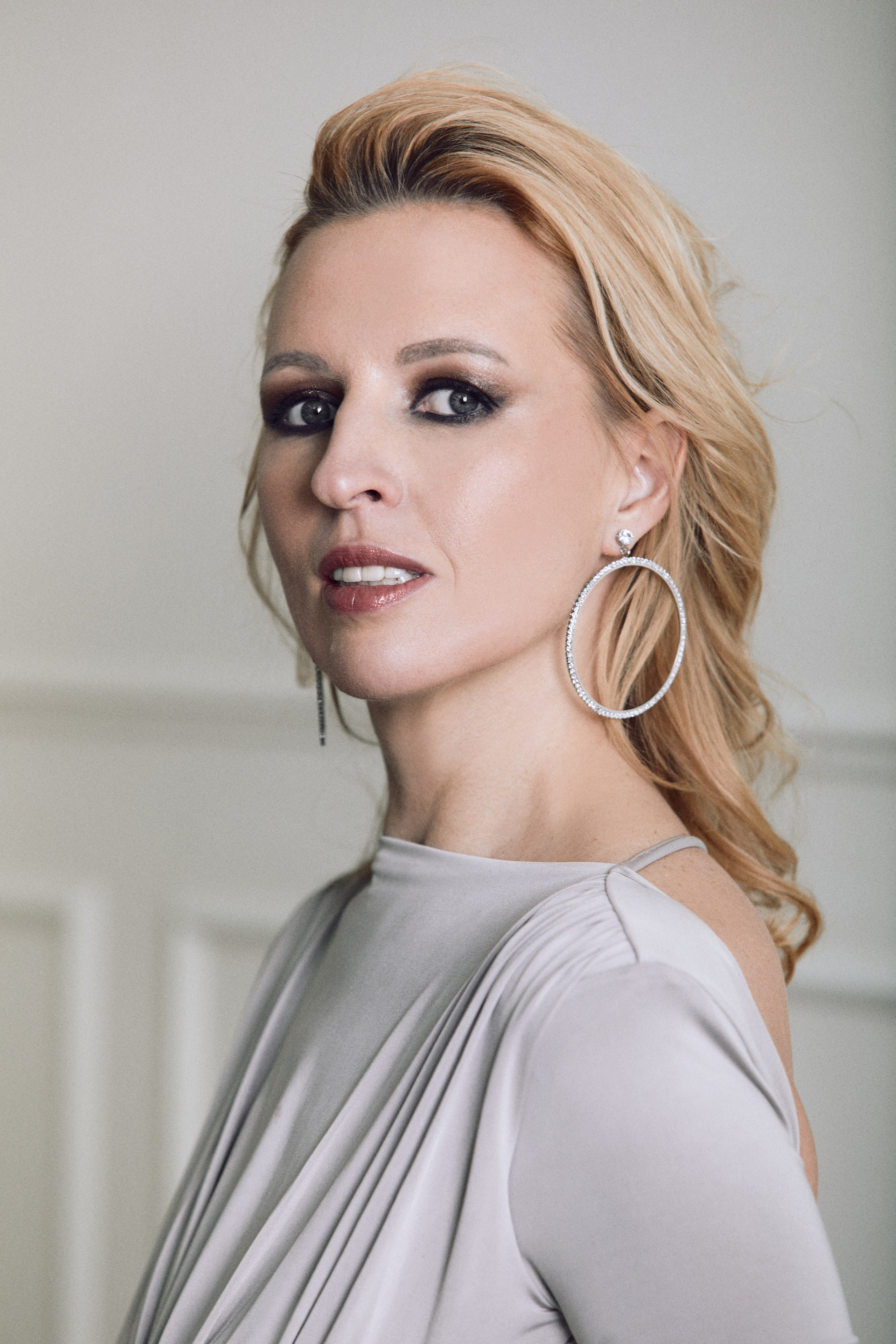 Ольга. Фотограф Продюсер в горах КБР / Москва  Нальчик Горы