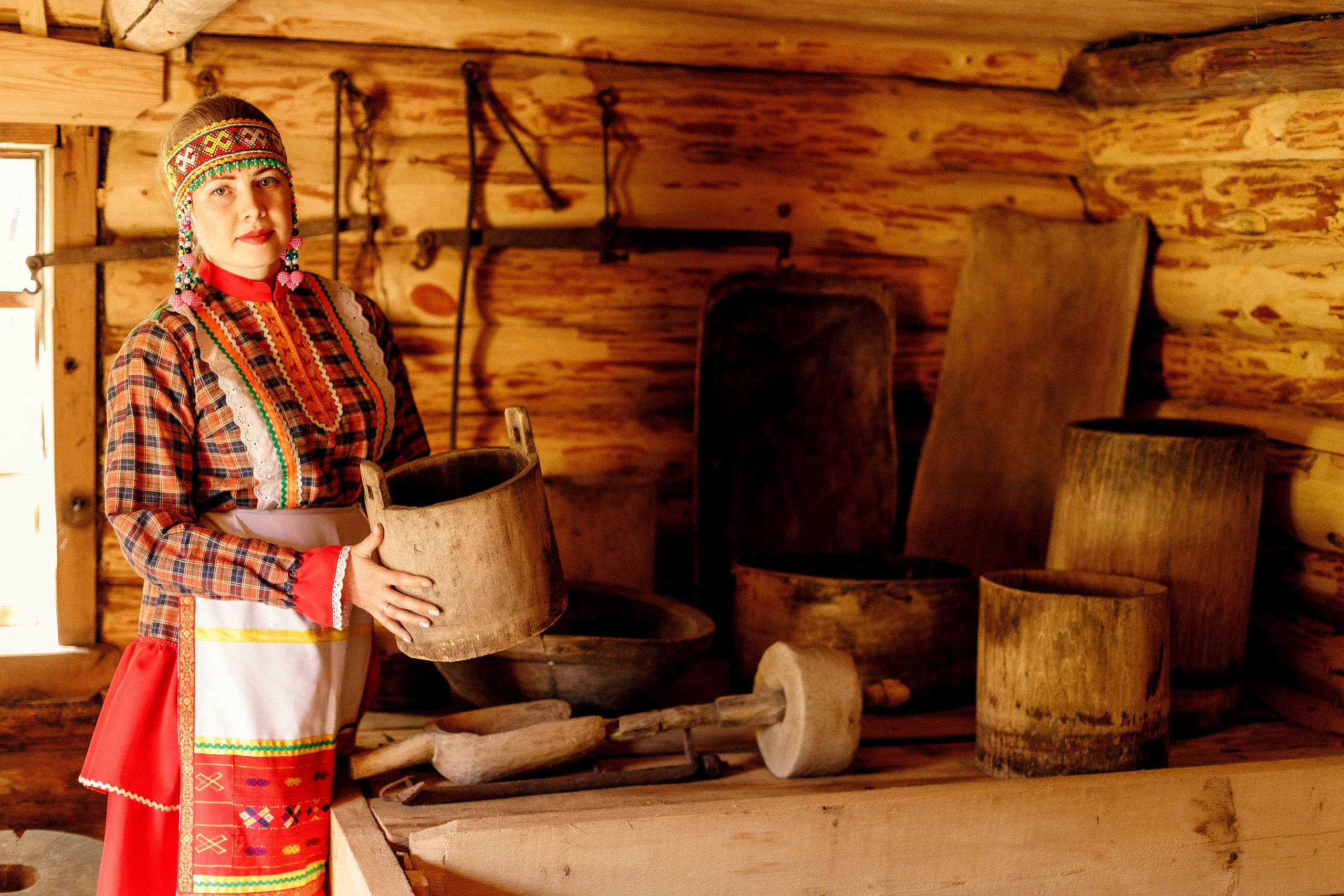 Фотосессия с Екатериной Анисимовой в Ибресинском этнографическом музее. Портретный и репортажный фотограф в Чебоксарах Андриян Чаркин