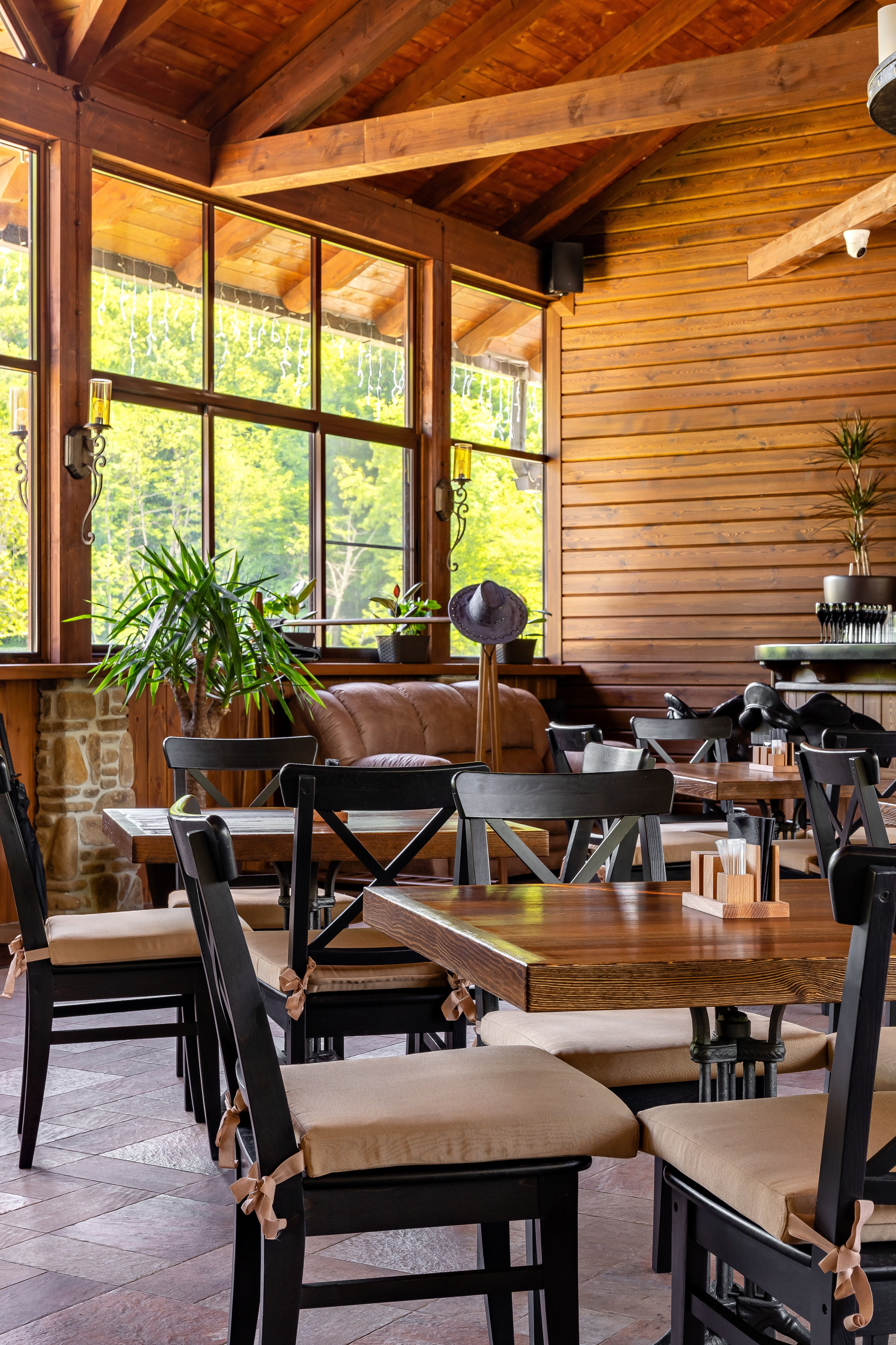 Парк-отель «Орлиное гнездо». Бар «Подкова». п. Горячий Ключ. Интерьерный фотограф в Краснодарском крае Светлана Шурлова