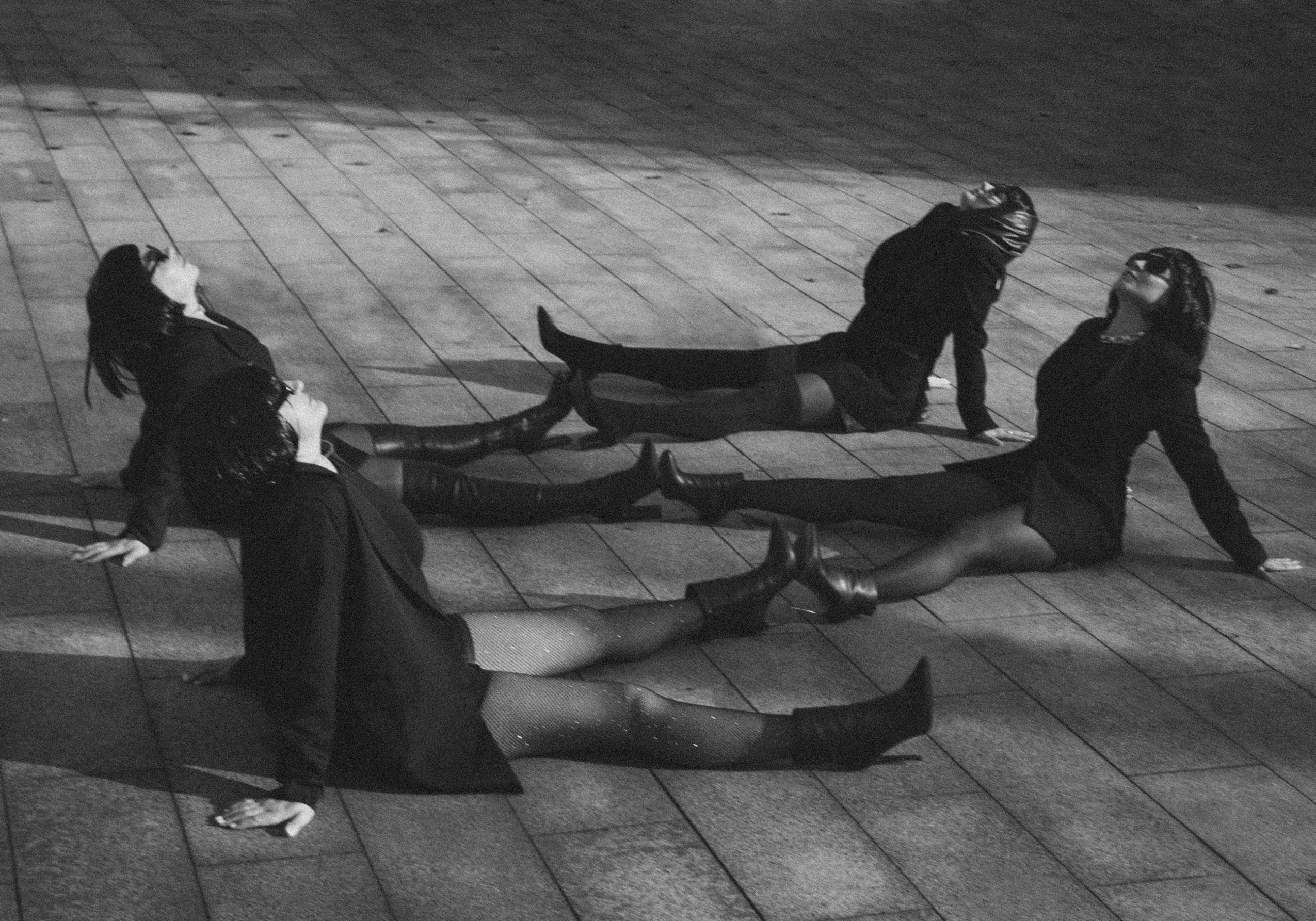 Девчонки в чёрном. Фотограф Таганрог