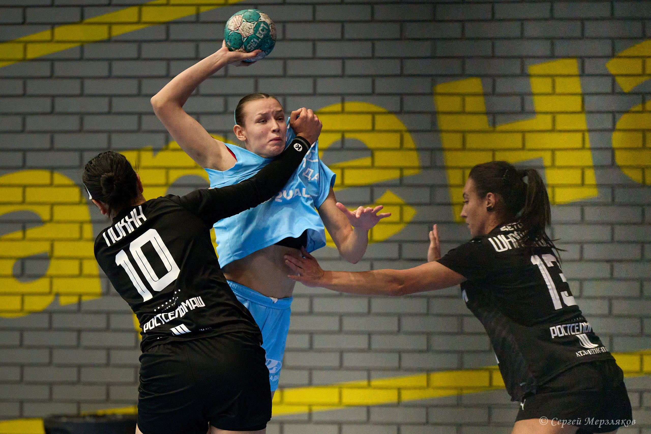 Гандбол. OLIMPBET Суперлига. «Университет» — «Ростов-Дон». Спортивный репортажный фотограф в Ижевске Сергей Мерзляков