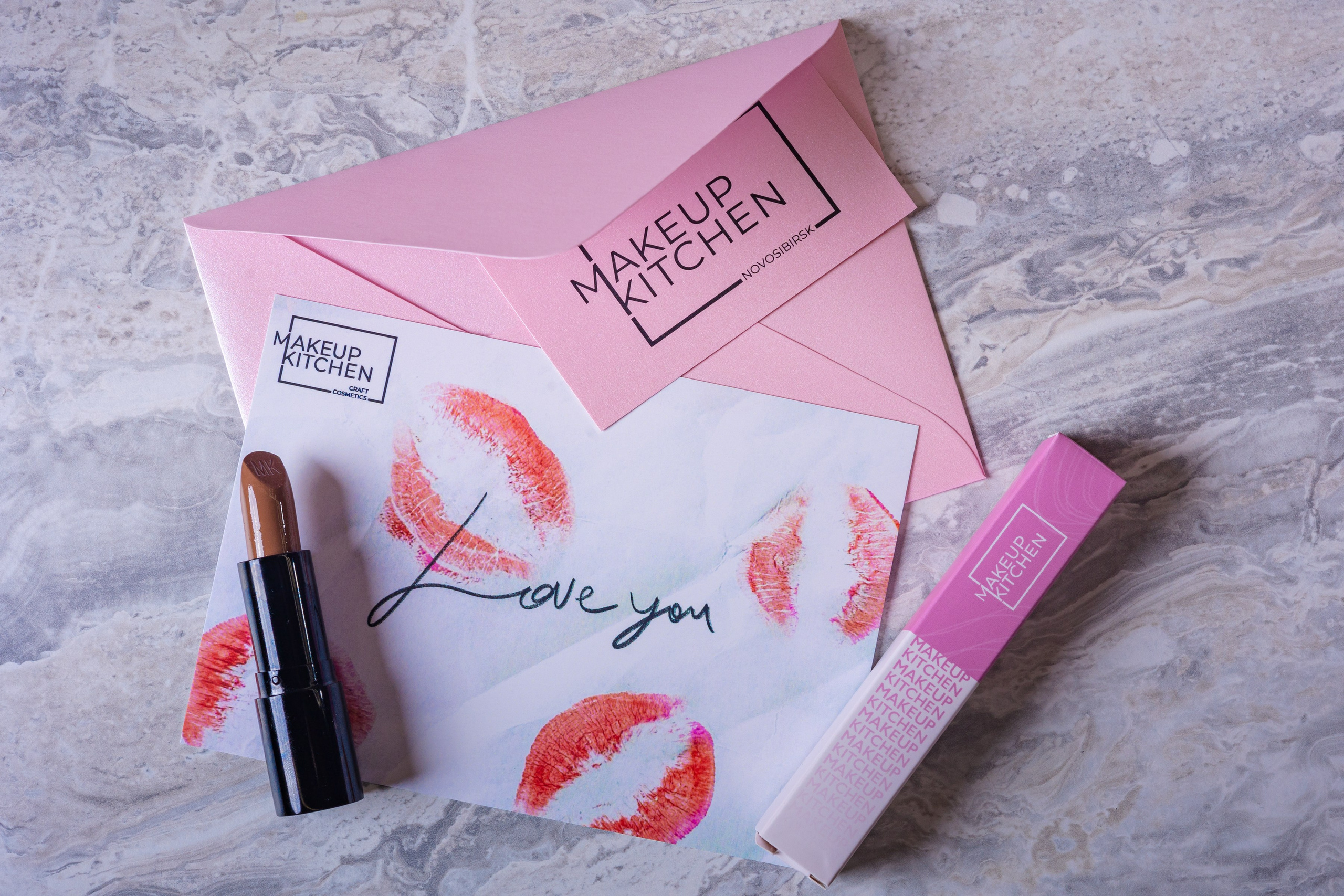 Фотографии рекламный для косметологии сертификат подарочный помады