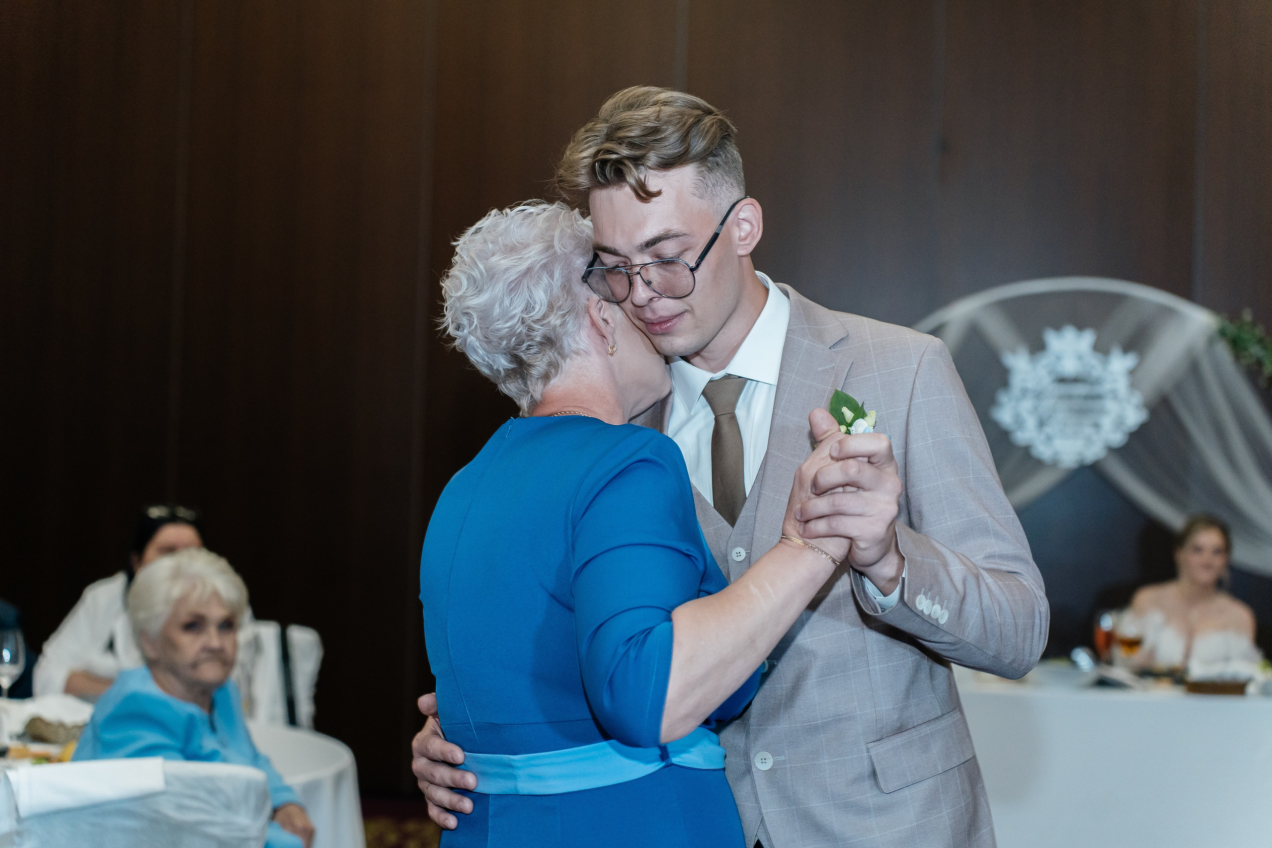 City Center. Для тех, кто не ждёт удачи, а создаёт её. Каждая фотосессия — это твой момент, твой стиль, твой успех. 📸