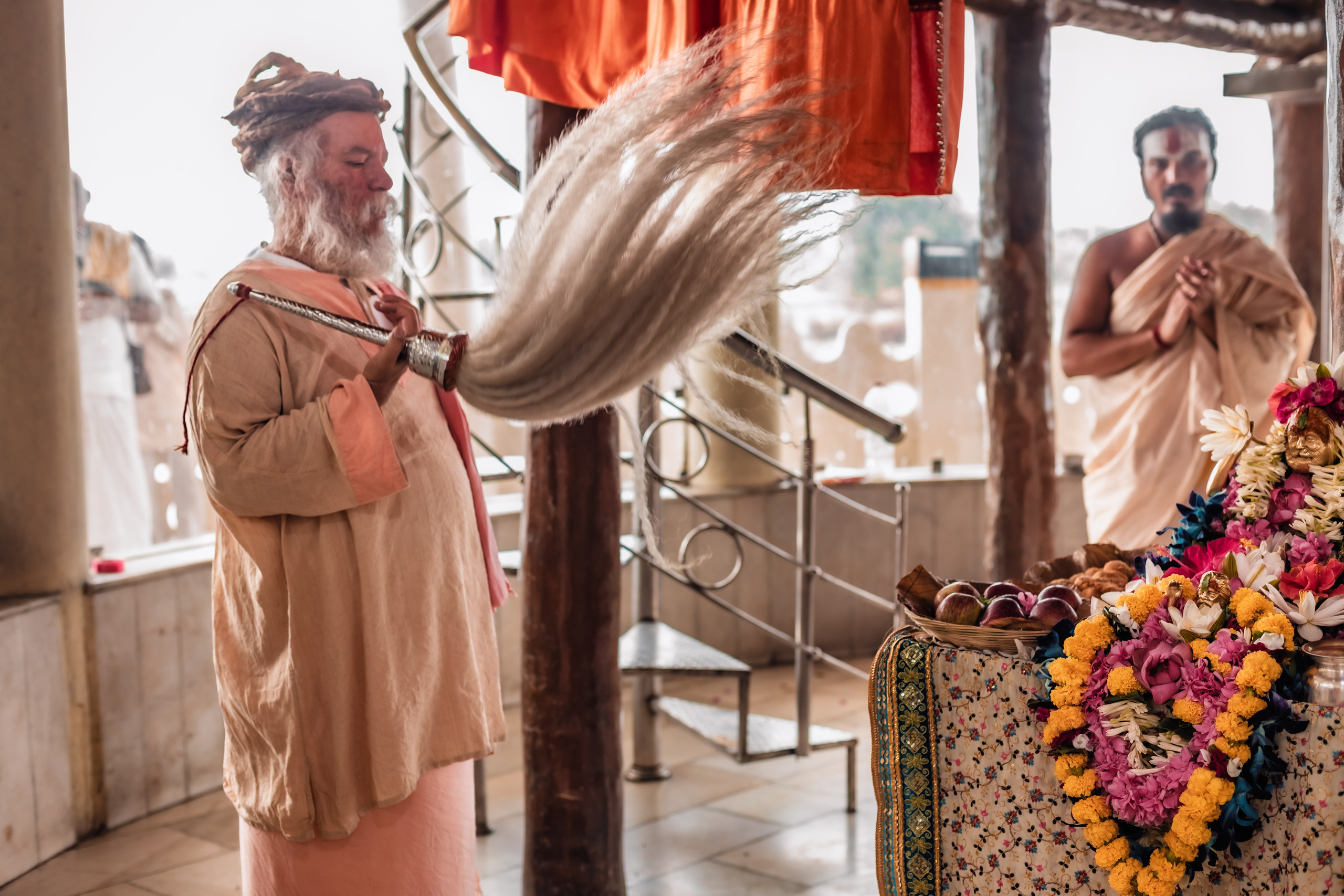 Abhisheka Devraha Baba on Sri Devdas ji maharaj bd. Mariam Bagdasaryan