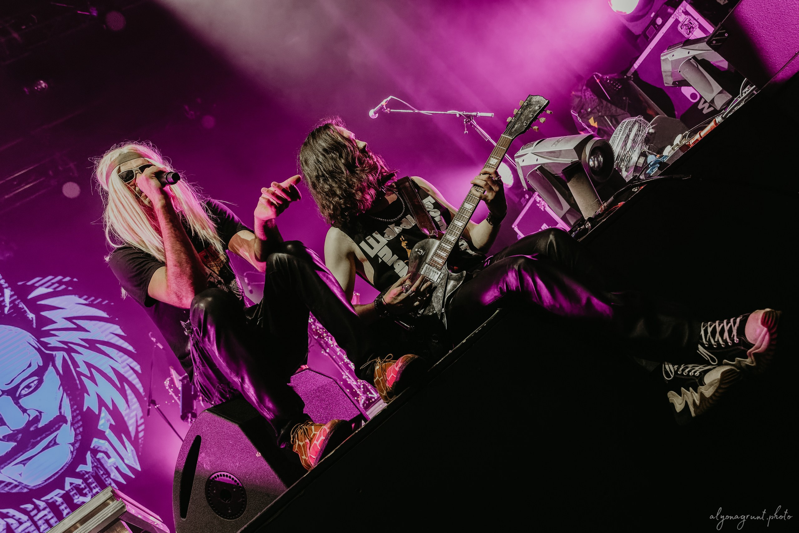 Багровый Фантомас, фоторепортаж, СПб, BASE, 14.12.2025. Алена Адрианова: фотограф в Санкт-Петербурге