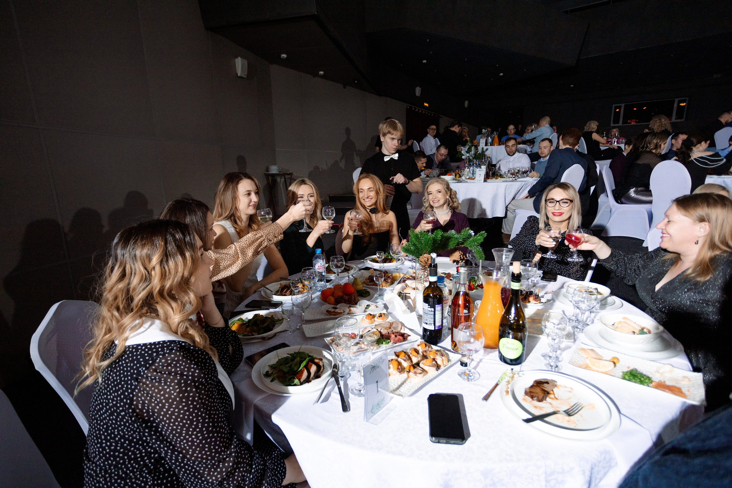 РЕПОРТАЖ: НОВЫЙ ГОД В ДК МЕТАЛЛУРГ. Профессиональный фотограф в Ижевске Леша Петров