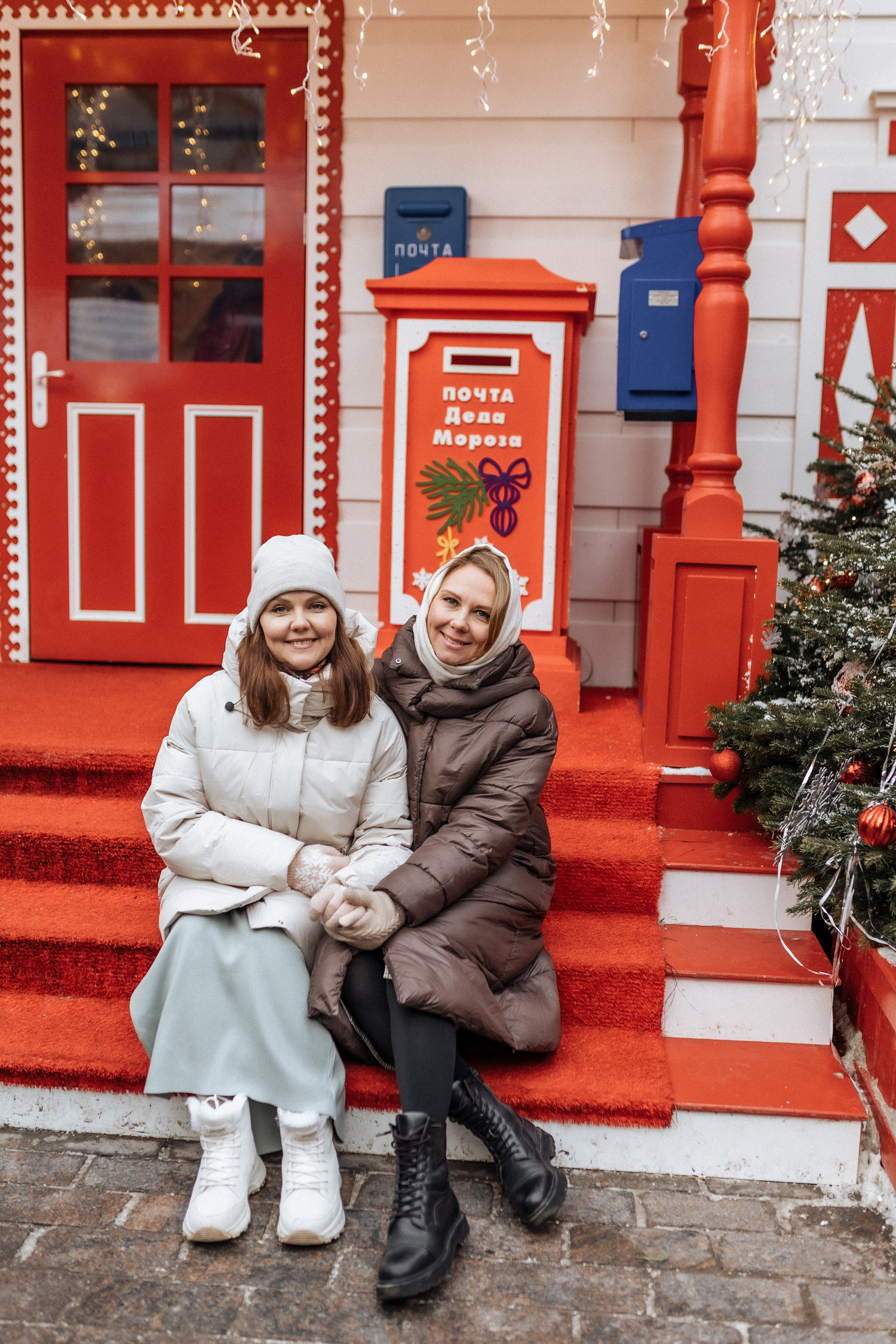 Новогодняя прогулка, ГУМ-ярмарка. Ира и Маша!. Профессиональный фотограф, Москва |Видное Елена Елизарова