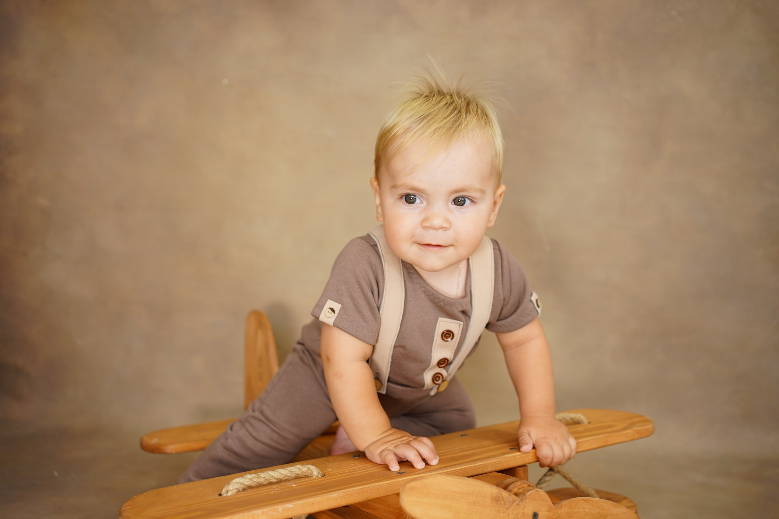 Фотозоны на ХОЛСТЕ. Детская Фотостудия ГОДОВАСИКИ в Санкт-Петербурге фотосесия на годик