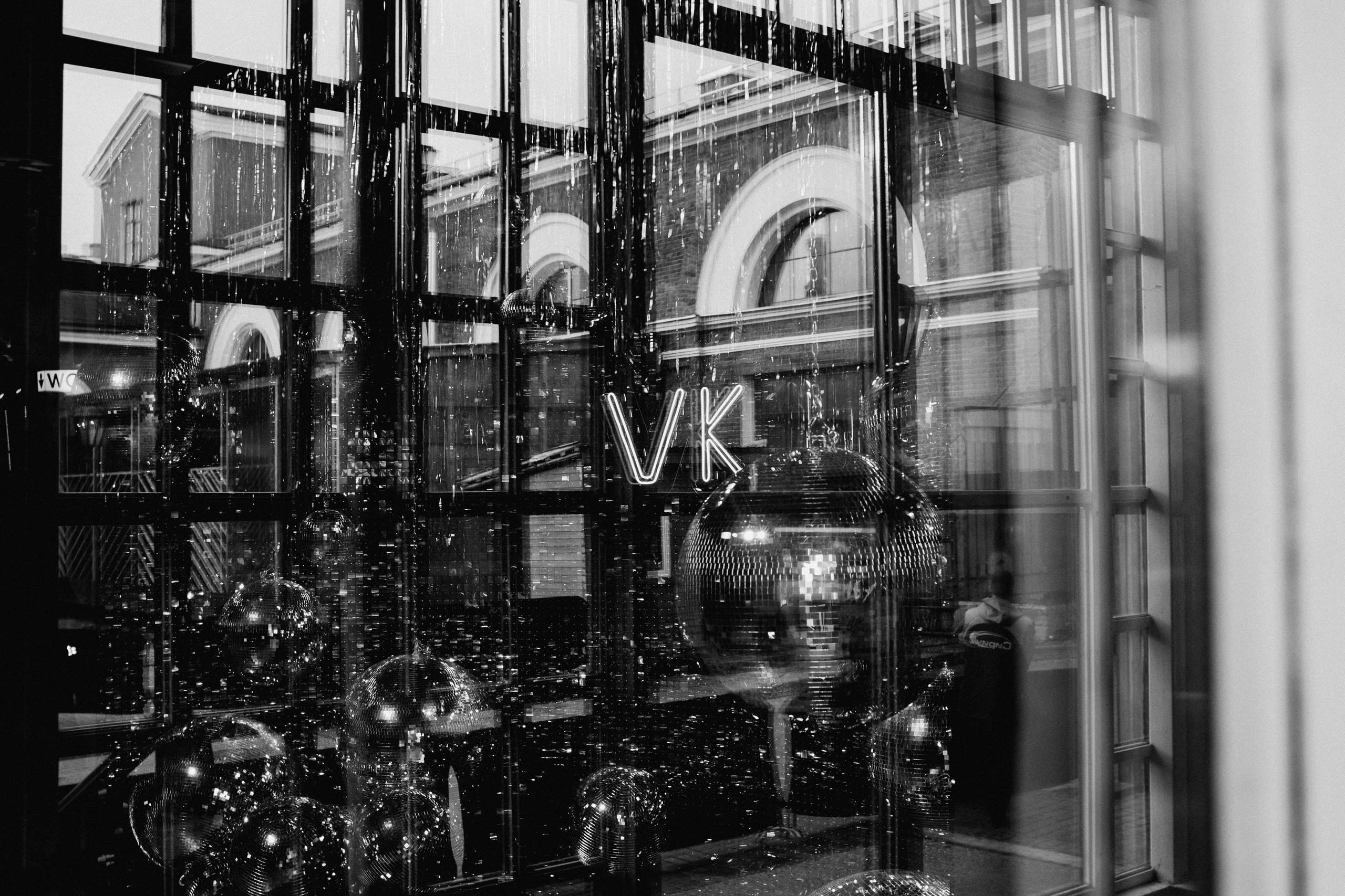 VK NIGHT SPb. Репортажный и портретный фотограф в Москве Илья Спиридонов