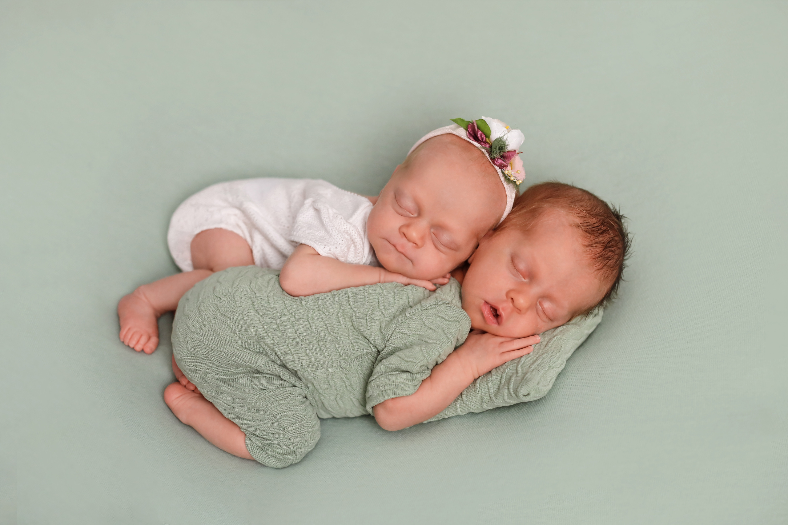 Арсений и Васислиса 16 дней. Семейный фотограф и фотограф новорожденных в Санкт-Петербурге Алина Фе