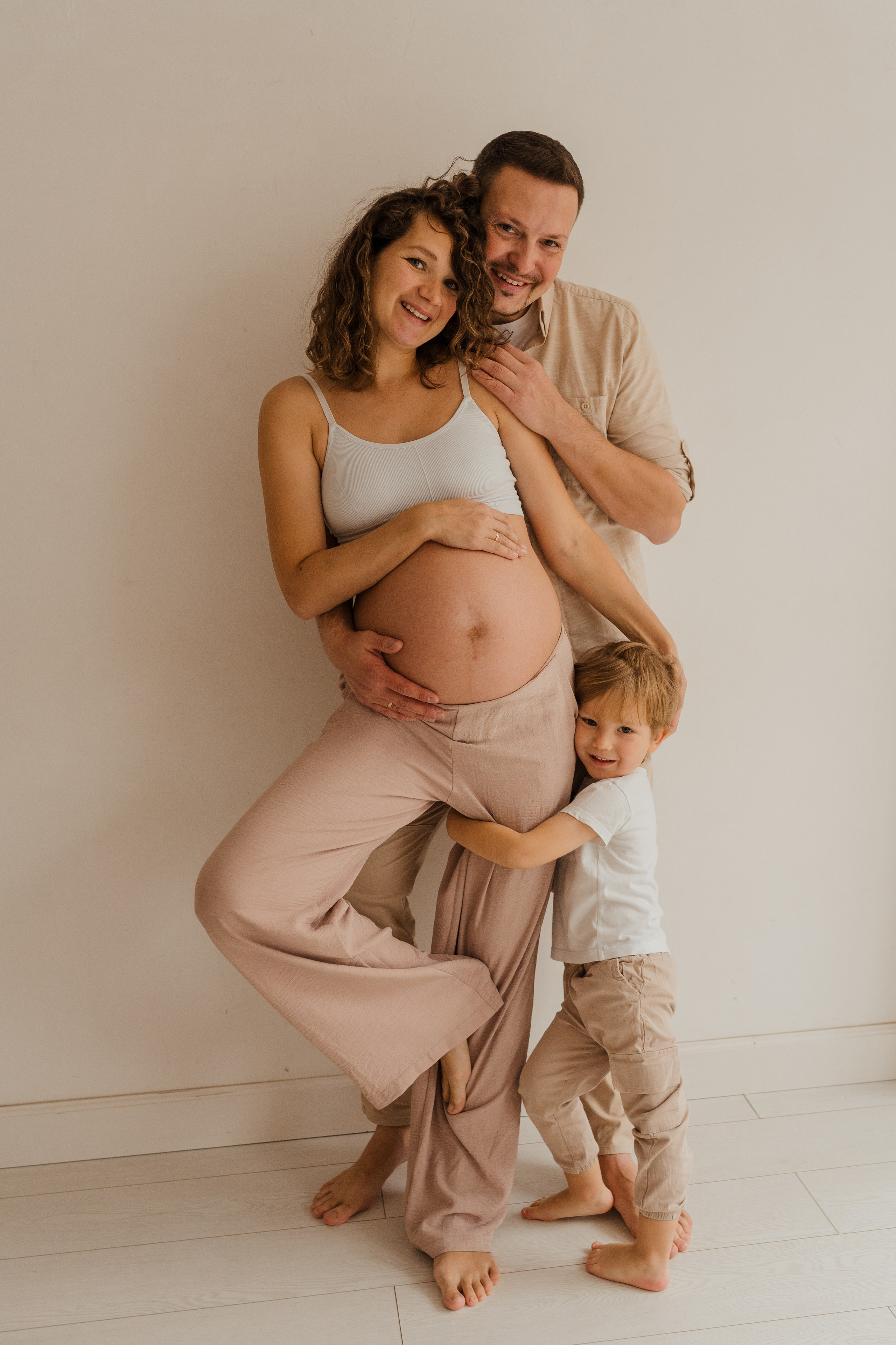 Семейная фотосессия в студии в Москве, семейный фотограф Анна Полушина. Свадебный фотограф в Москве Анна Полушина