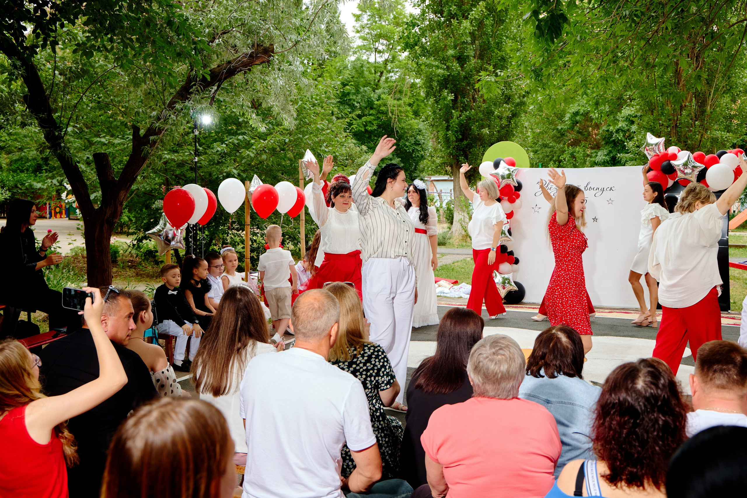 Выпускной 45 сад. Фотограф Выпускные альбомы Таганрог Сергей Коробченко