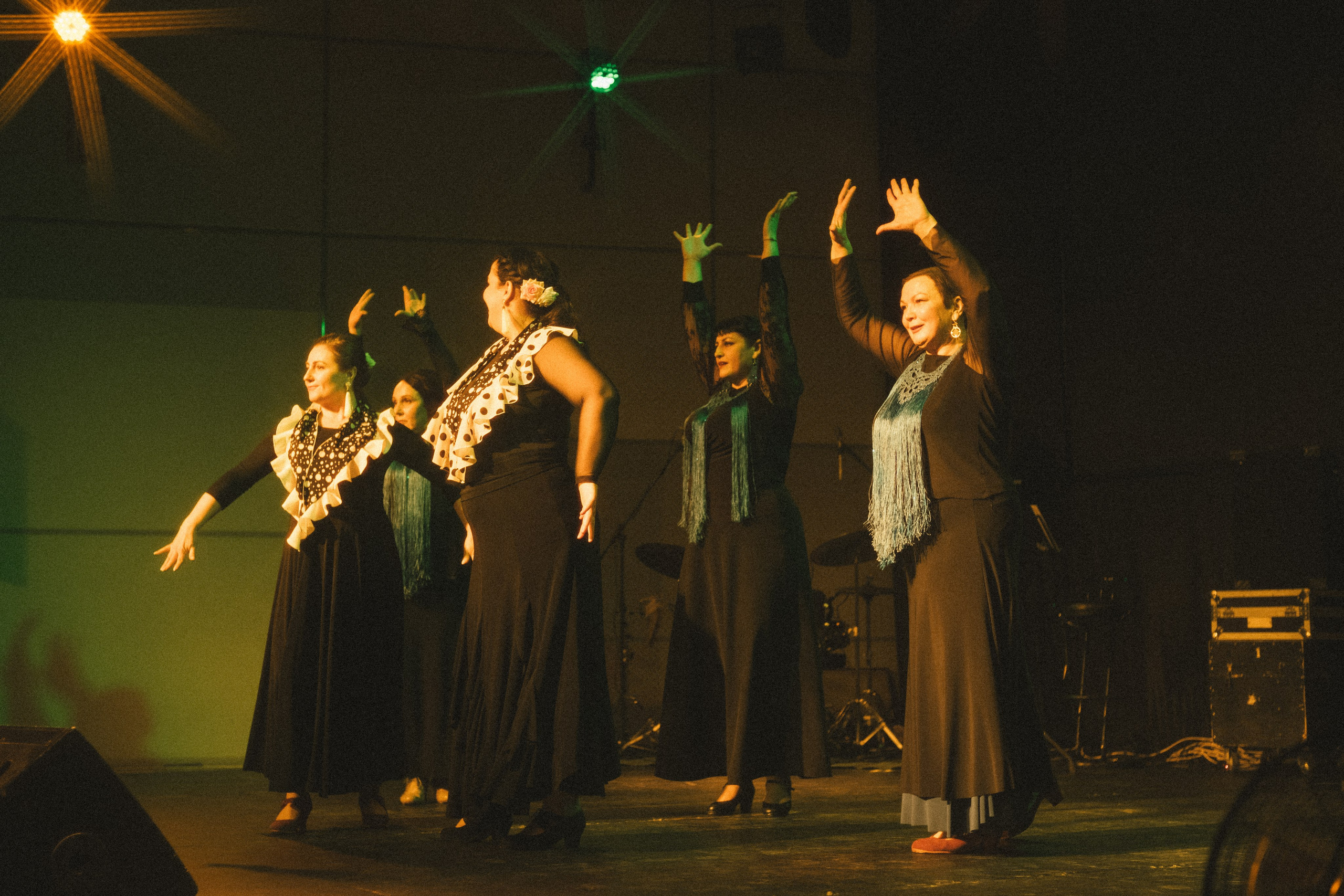 Спектакль «Mujeres» («Женщины»), студия фламенко Tierra del Sol. Анна Демидова — фотография для жизни и бизнеса в Абакане