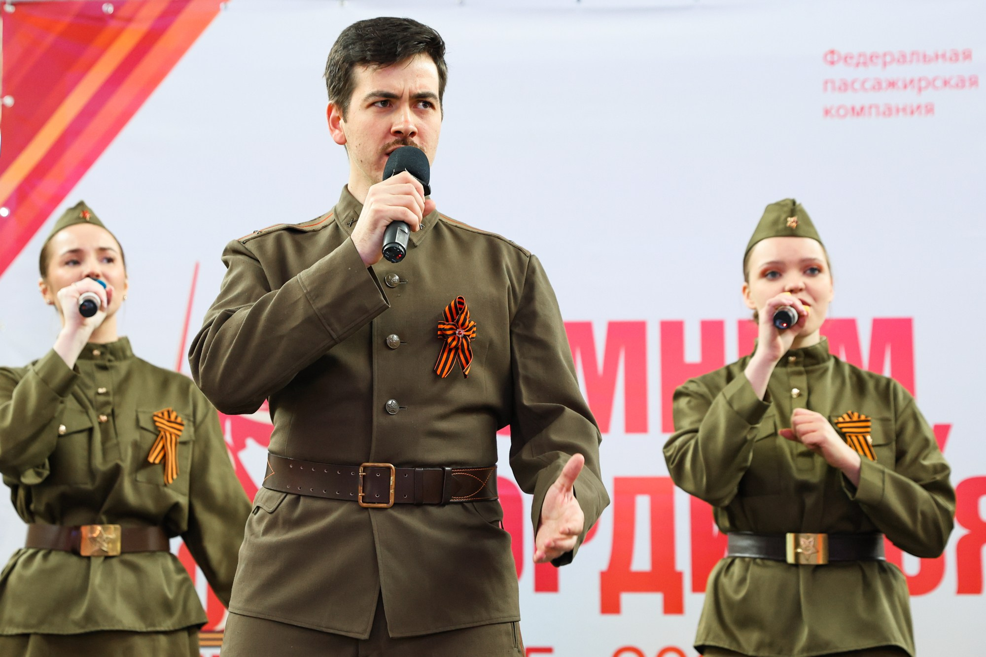 Концерт к 9 мая на Московском вокзале. Фотограф Дарья Попова