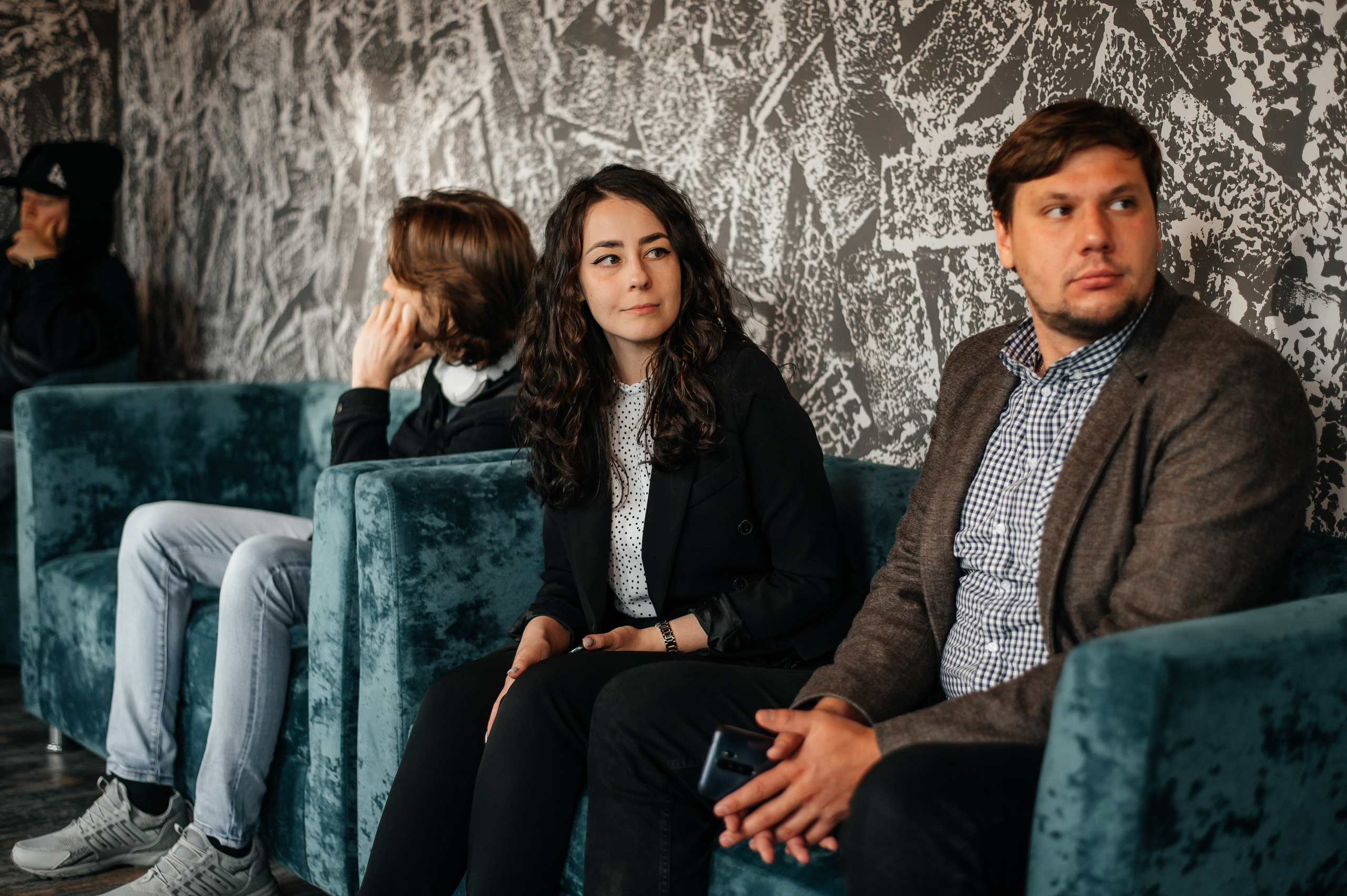 Презентация картины Карима в Париже. Фотограф Нижний Новгород