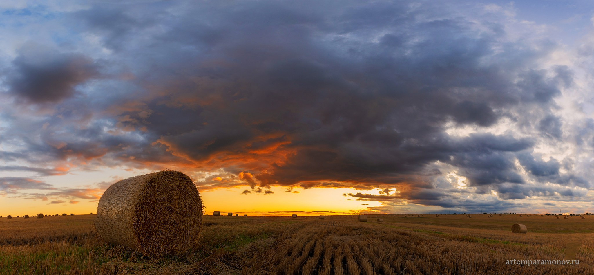 Небесные пожары и пожарные. Фотохудожник Артём Парамонов