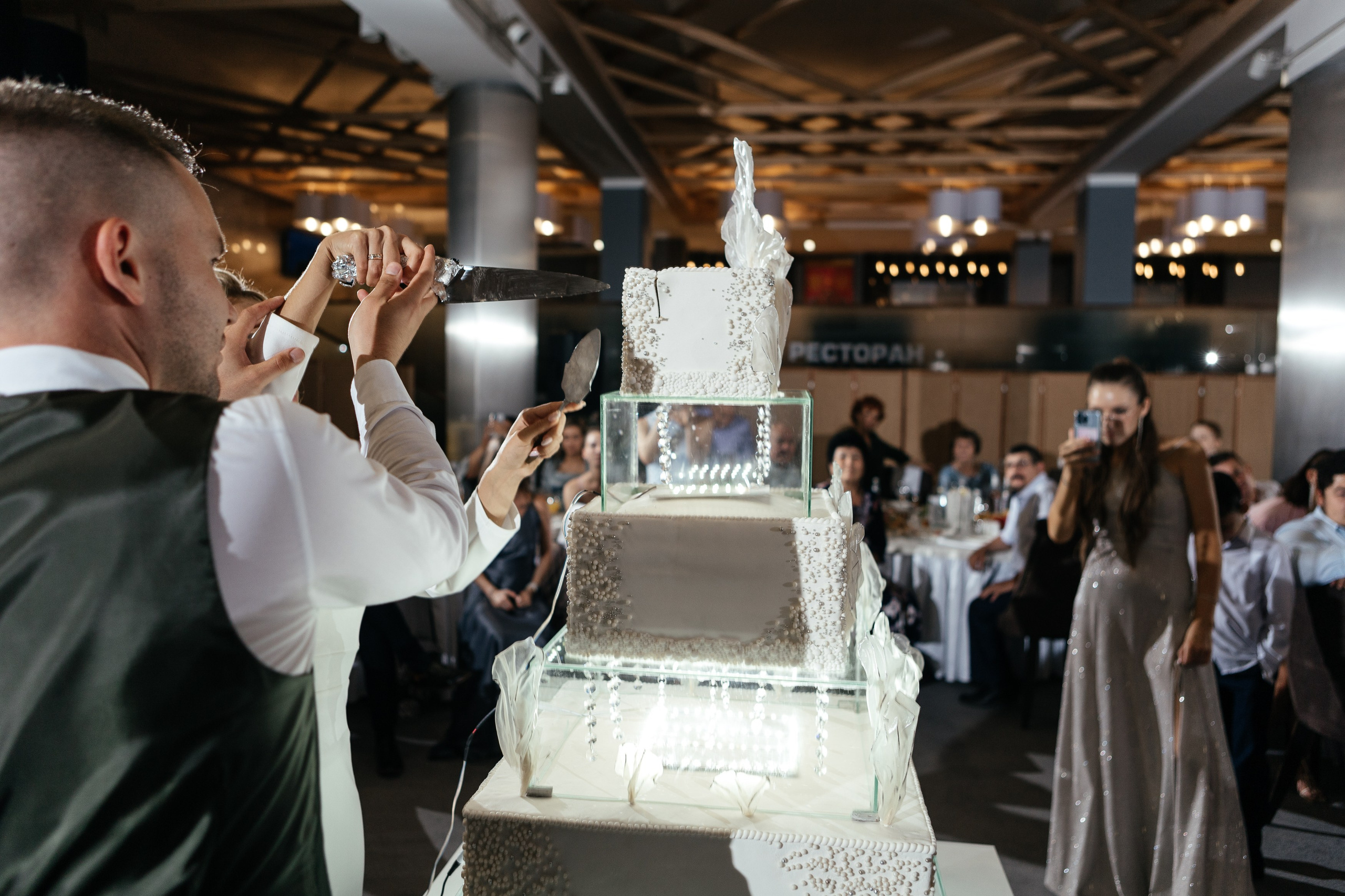 Свадебный фотограф Уфа — Руслан ГабдлисламовЖивые эмоции, красивые кадры, воспоминания на всю жизнь.Работаю по всей Республике Башкортоста. Свадебный фотограф Уфа Руслан Габдлисламов