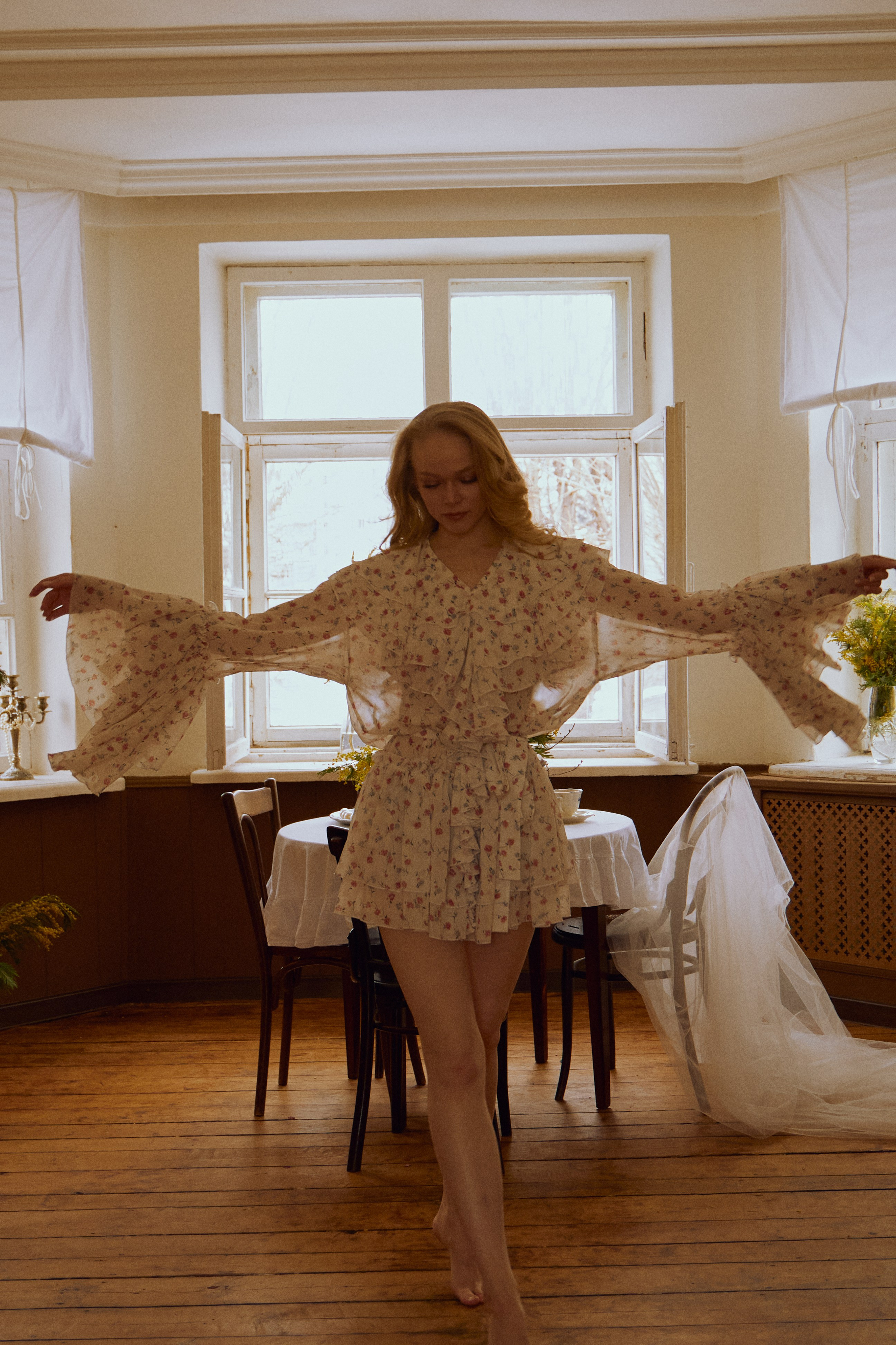 Катя в «Ля Мезон». Екатерина Богданова — портретный фотограф в Екатеринбурге | контент фото и видео съемка для бизнеса