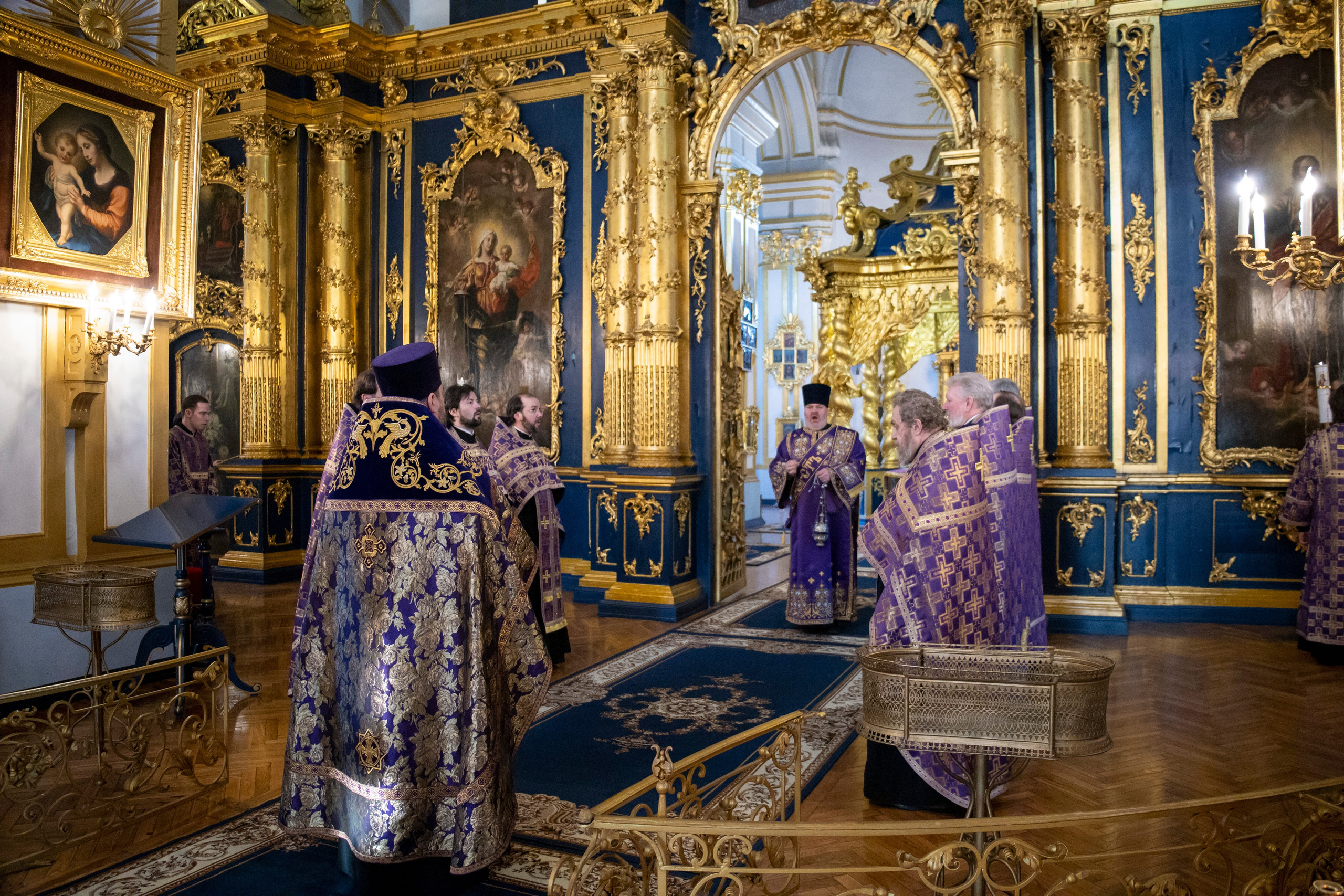 ВСЕНОЩНОЕ БДЕНИЕ С ЧИНОМ ИЗНЕСЕНИЯ ЧЕСТНОГО И ЖИВОТВОРЯЩЕГО КРЕСТА ГОСПОДНЯ. НИКОЛО-БОГОЯВЛЕНСКИЙ МОРСКОЙ СОБОР