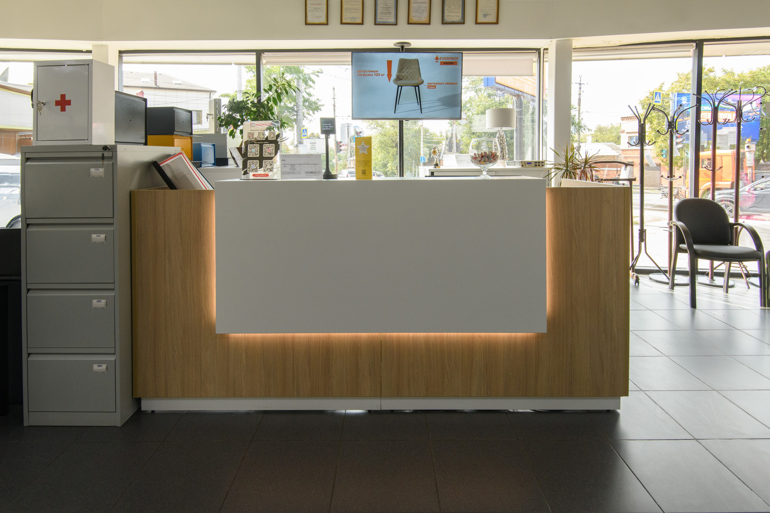 Интерьер мебельного салона Юнитекс. Профессиональная фотосъемка. Ростов-на-Дону