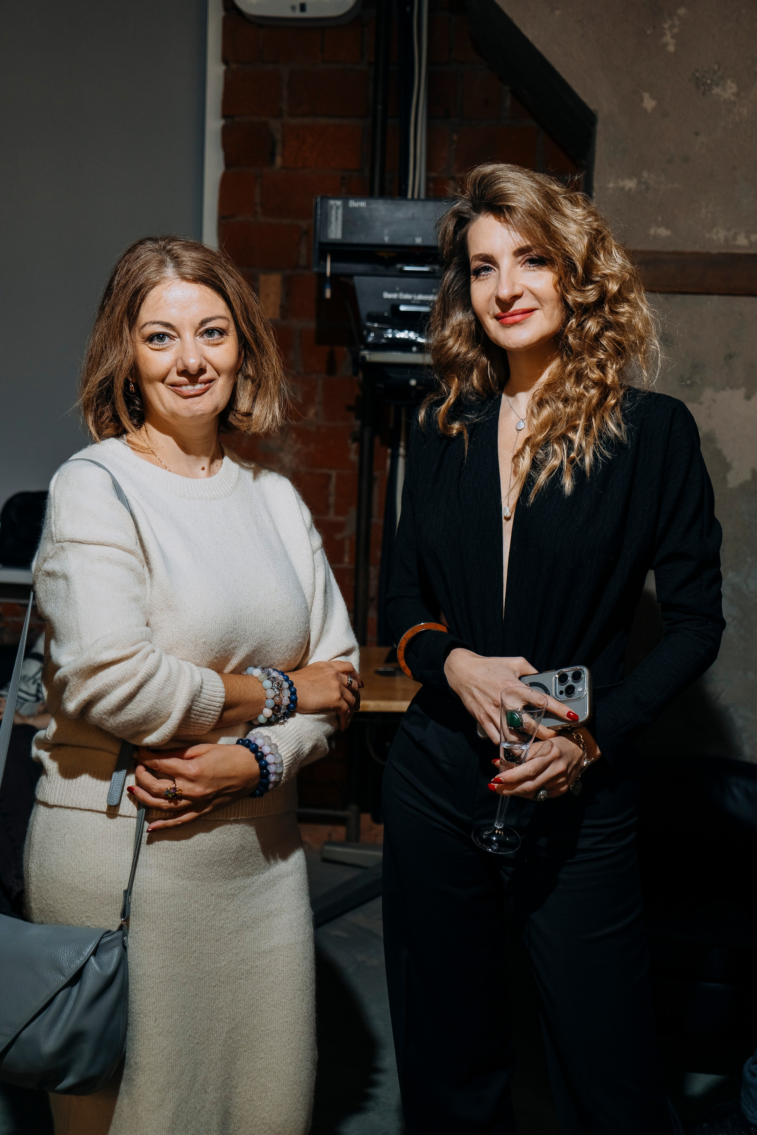 Вернисаж фотовыставки MFamilia «Гармония различий». Организация фотовыставок в Петербурге и Москве, MFamilia (МФамилия)