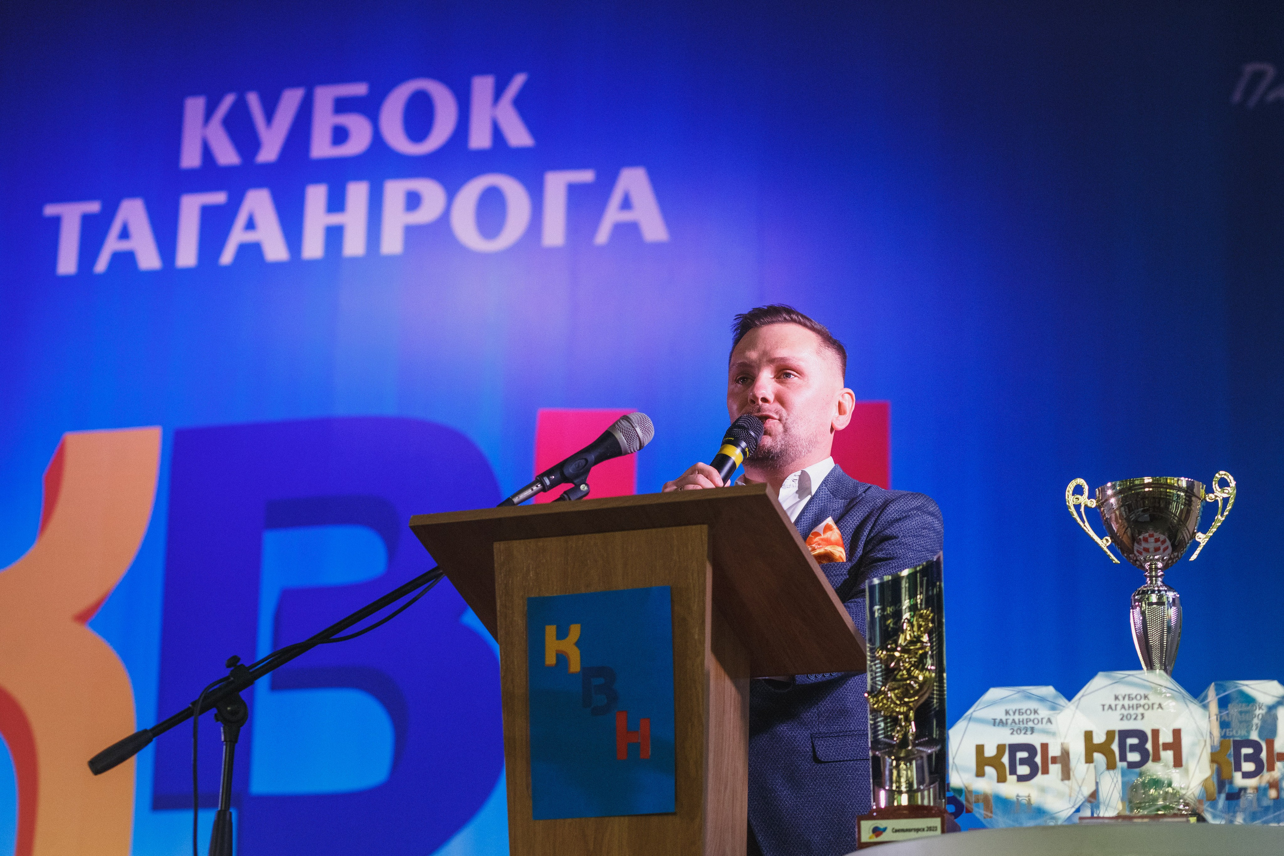 Шутки с уголка: Весёлый день с КВН в Парке Горького Таганрога. Свадебный и семейный фотограф в Таганроге Бакарюк Антон