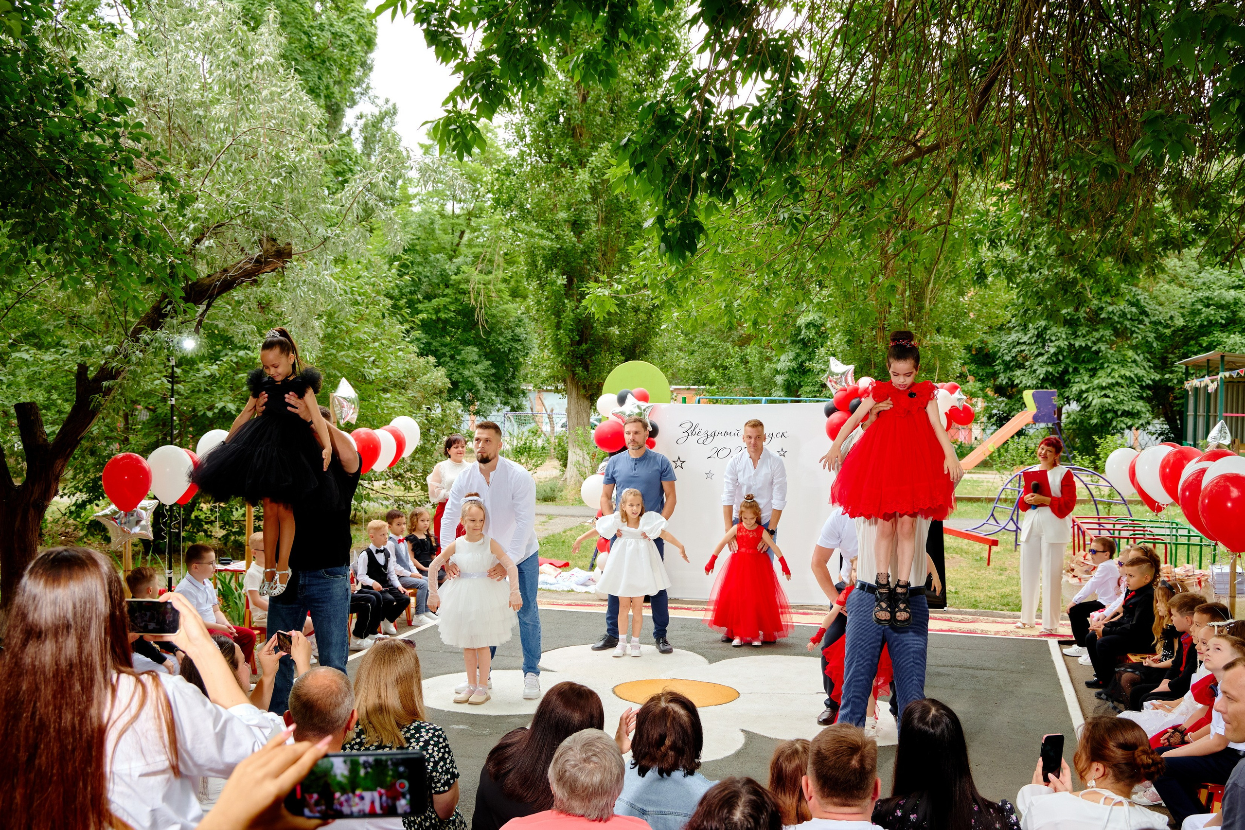 Выпускной 45 сад. Фотограф Выпускные альбомы Таганрог Сергей Коробченко