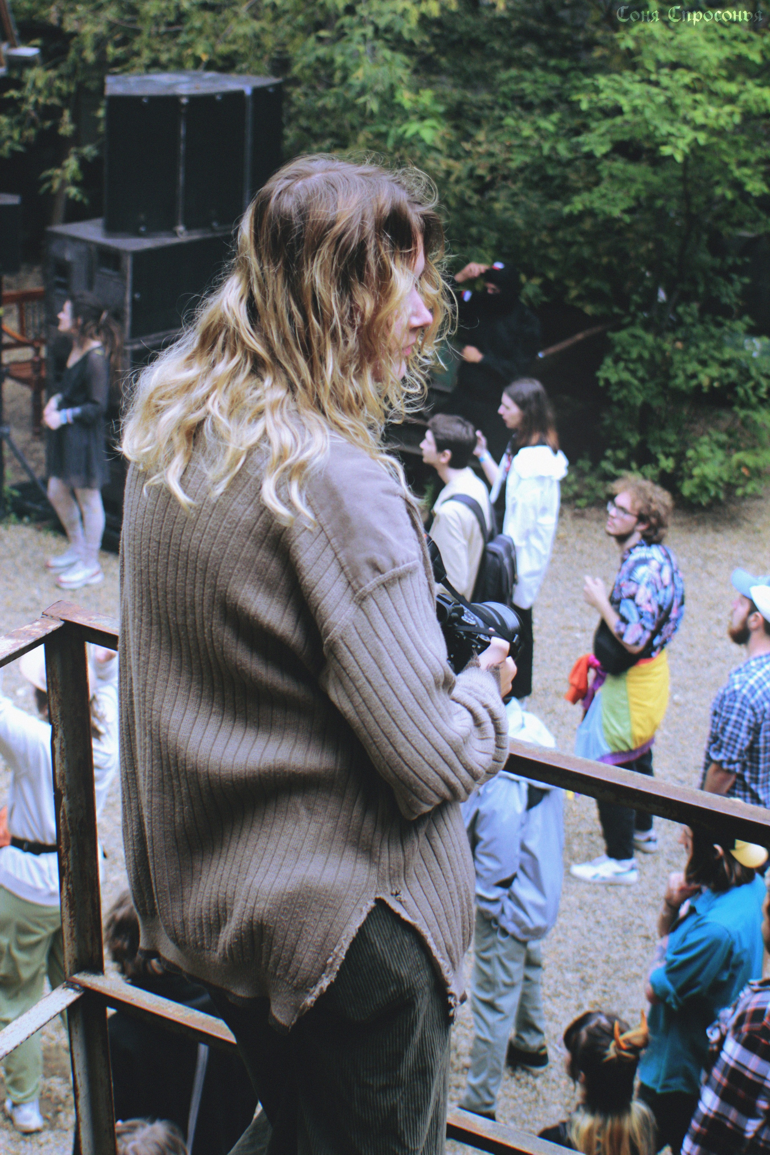 Синестетик 26.08.23. Концертный и портретный фотограф в Москве Соня Спросонья