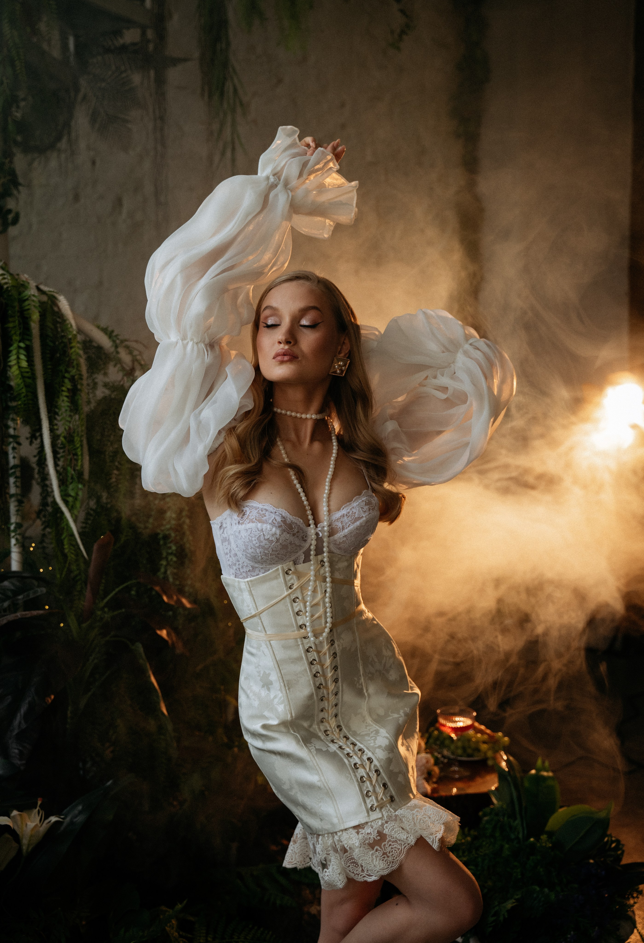 Невеста на пикнике в замке