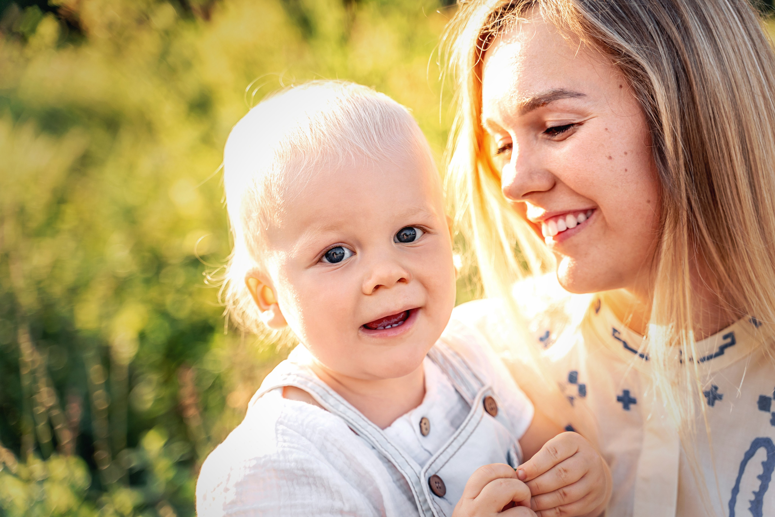 Семейная прогулка в парке Музеон на закате. Фотограф \ Видеограф на Крещение, Венчание Москва| Семейные съемки