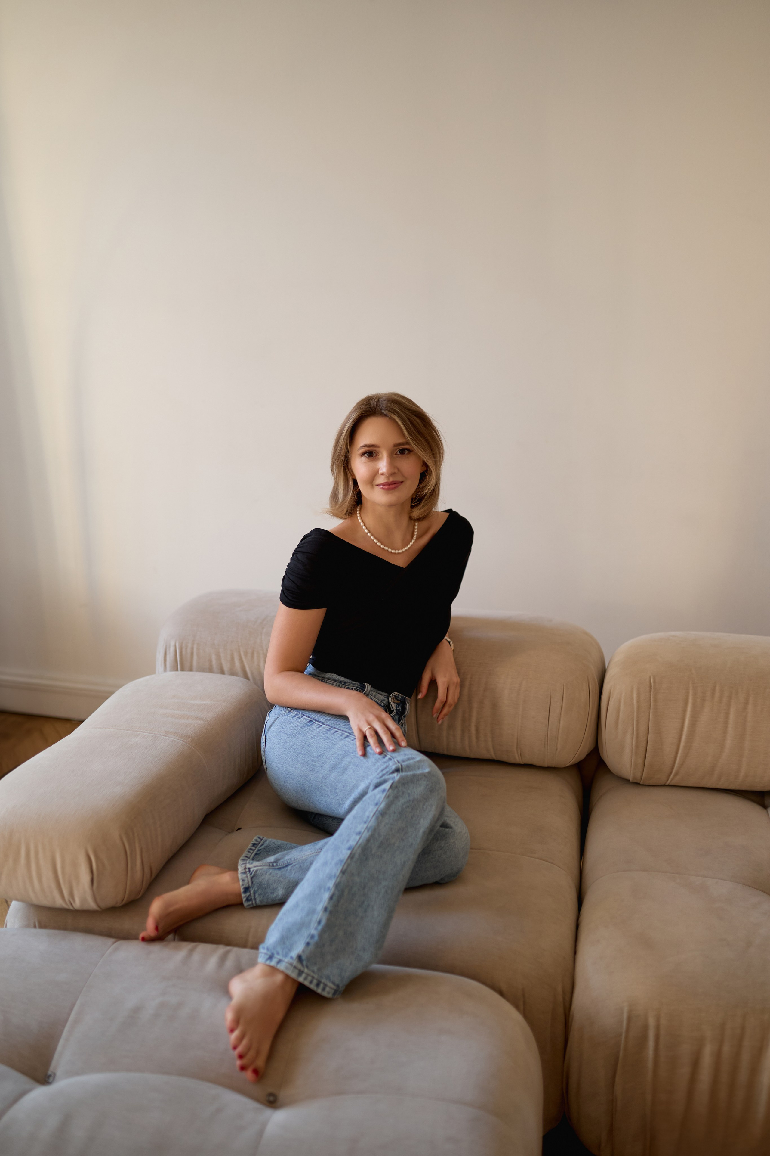 Лавстори в фотостудии в Питере. Сестры Карабаза. Фотографы и ретушеры в Москве и Санкт-Петербурге