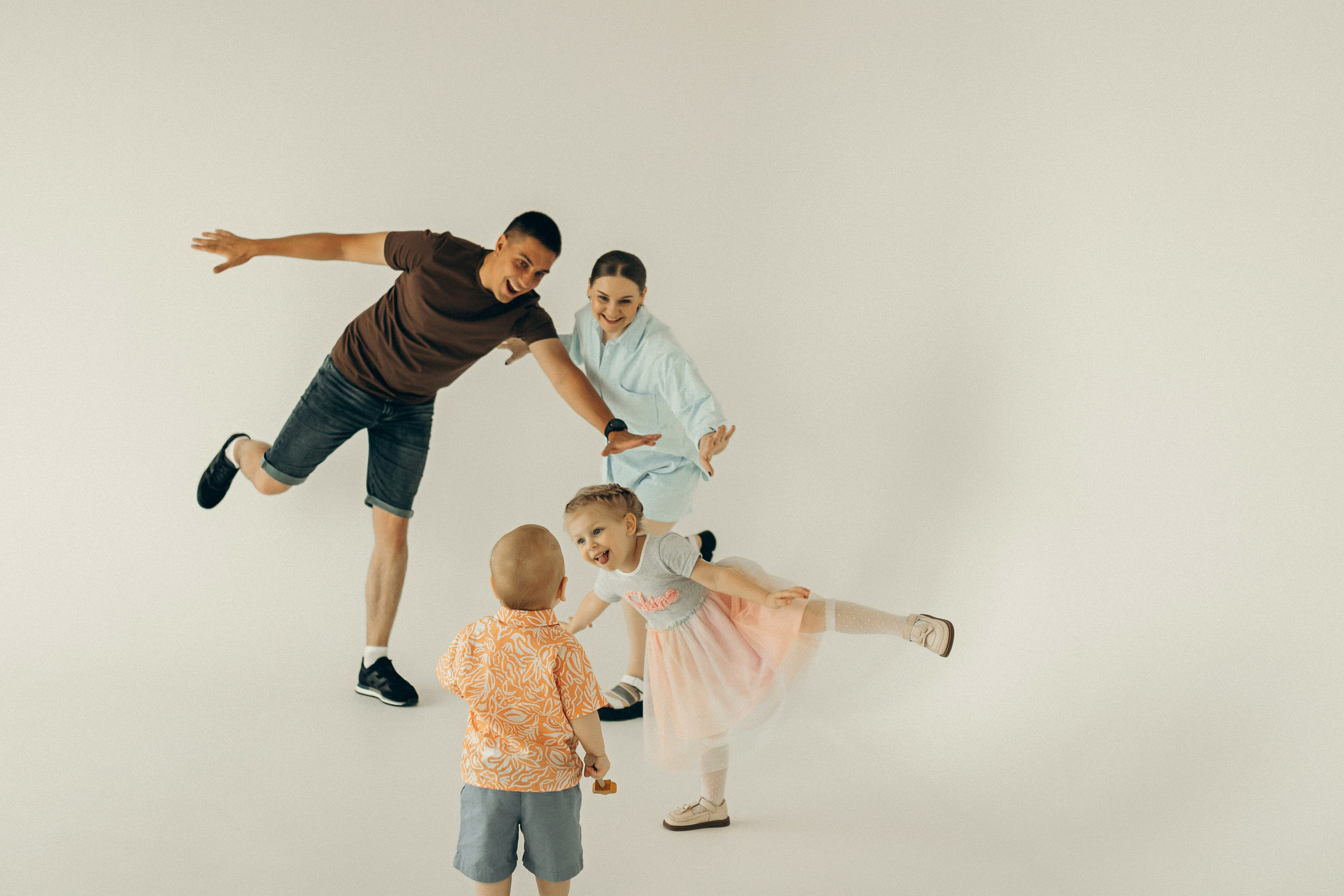 Оля, Кирилл, Каролина и Дима. Семейный фотограф и детский фотограф в Волгограде Алеся Бутакова — дет