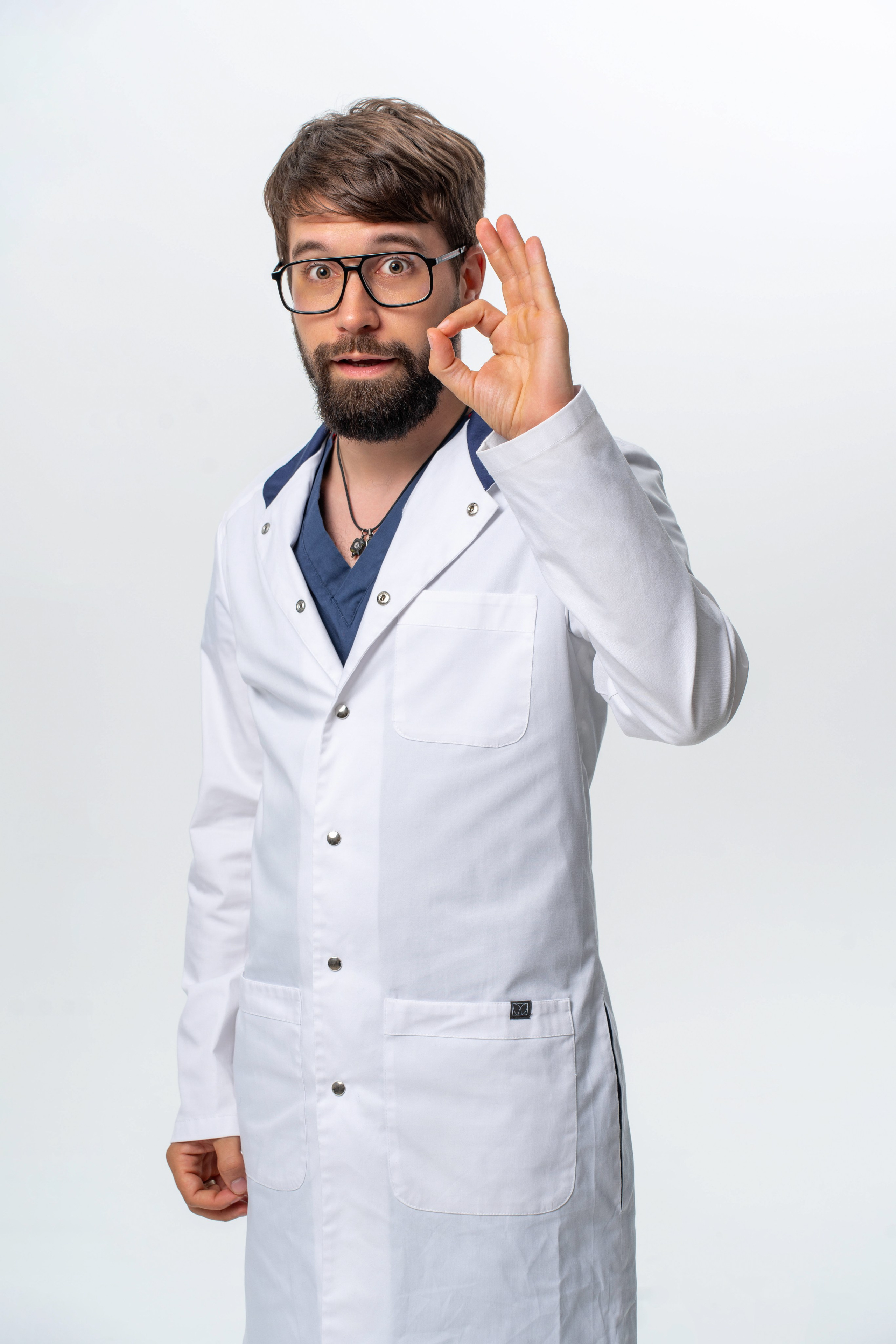 Фотосессия для лор врача в фотостудии в Москве