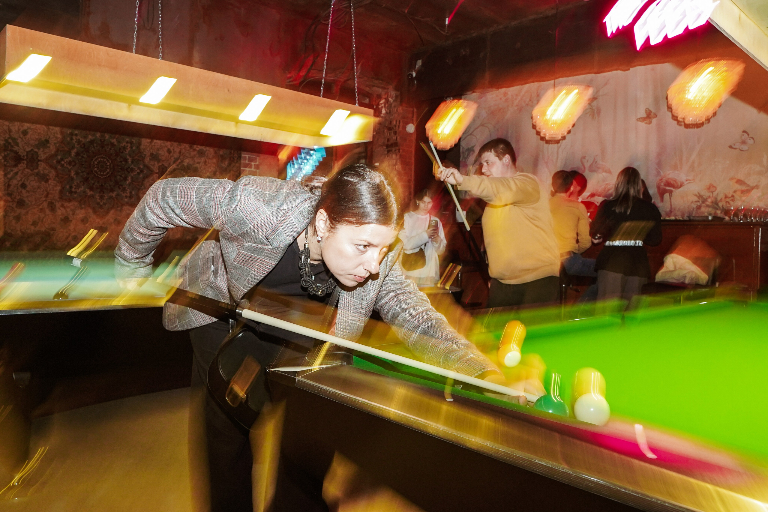 Бильярдная. ОЧЕНЬ ПЛОХОЙ ФОТОГРАФ