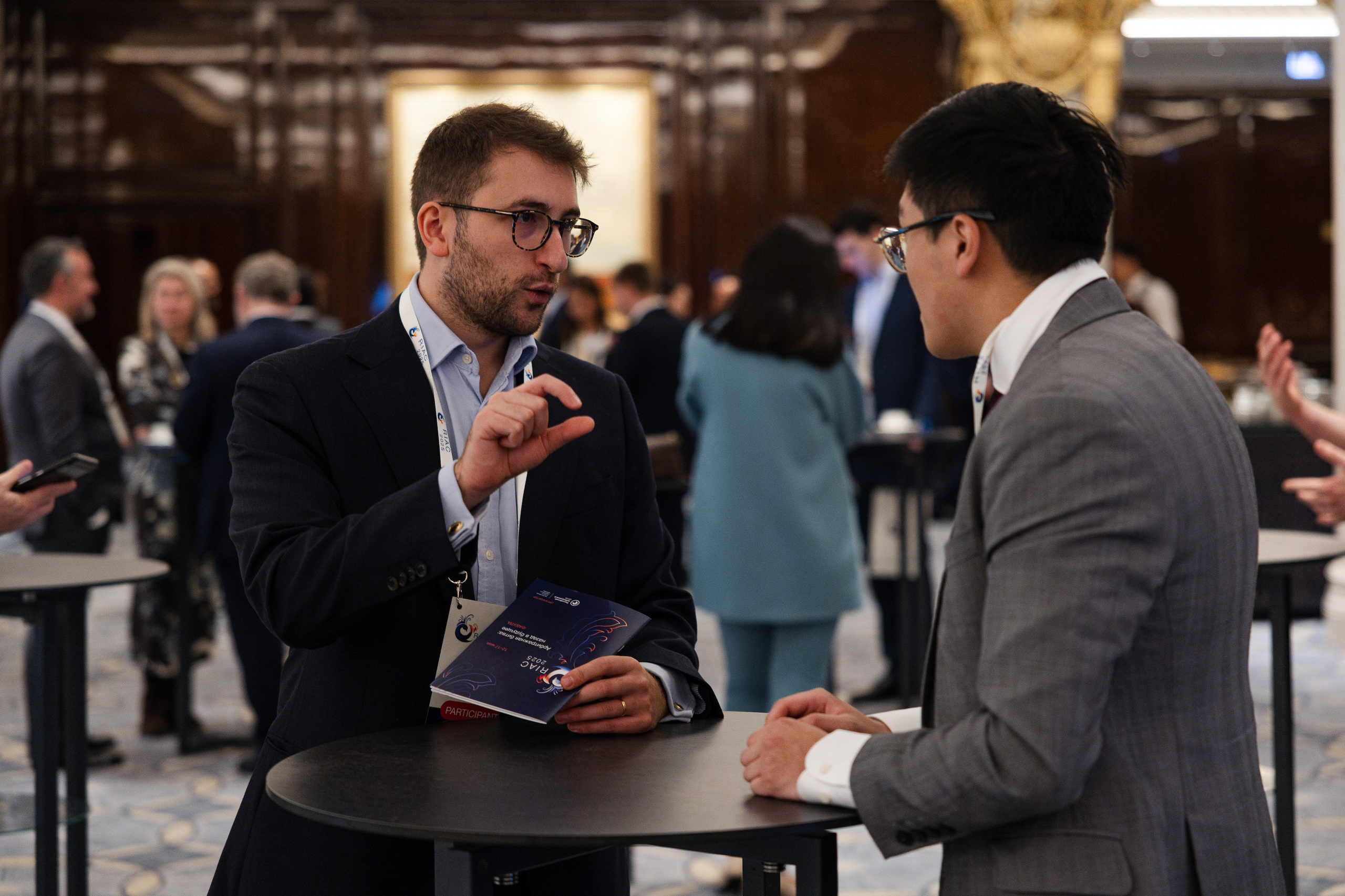 RIAC 2025. Свадебный репортажный фотограф в Москве